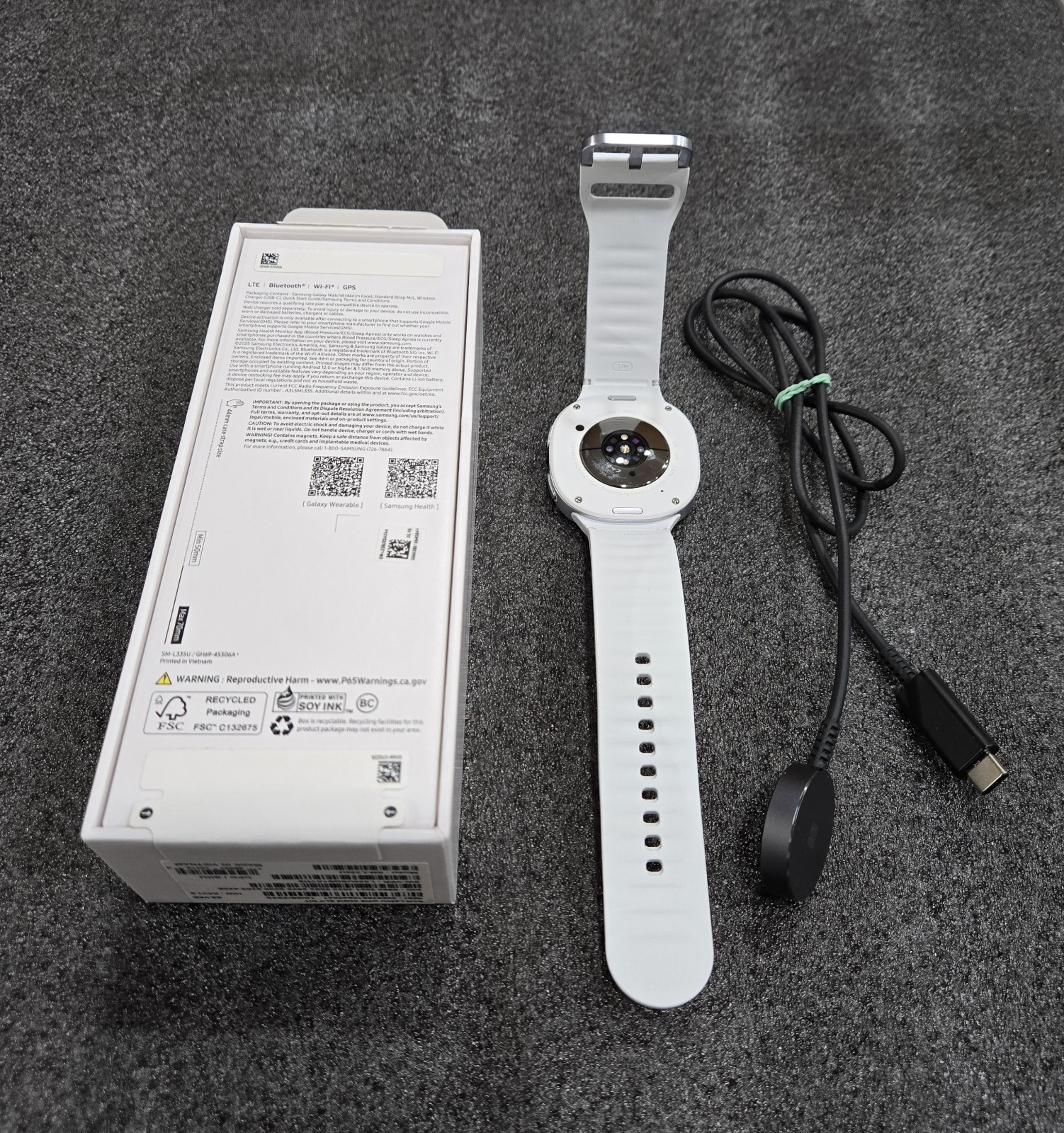 Samsung – Galaxy Watch8 Aluminum Smartwatch 44mm BT – Silver (2025) SM-L335U