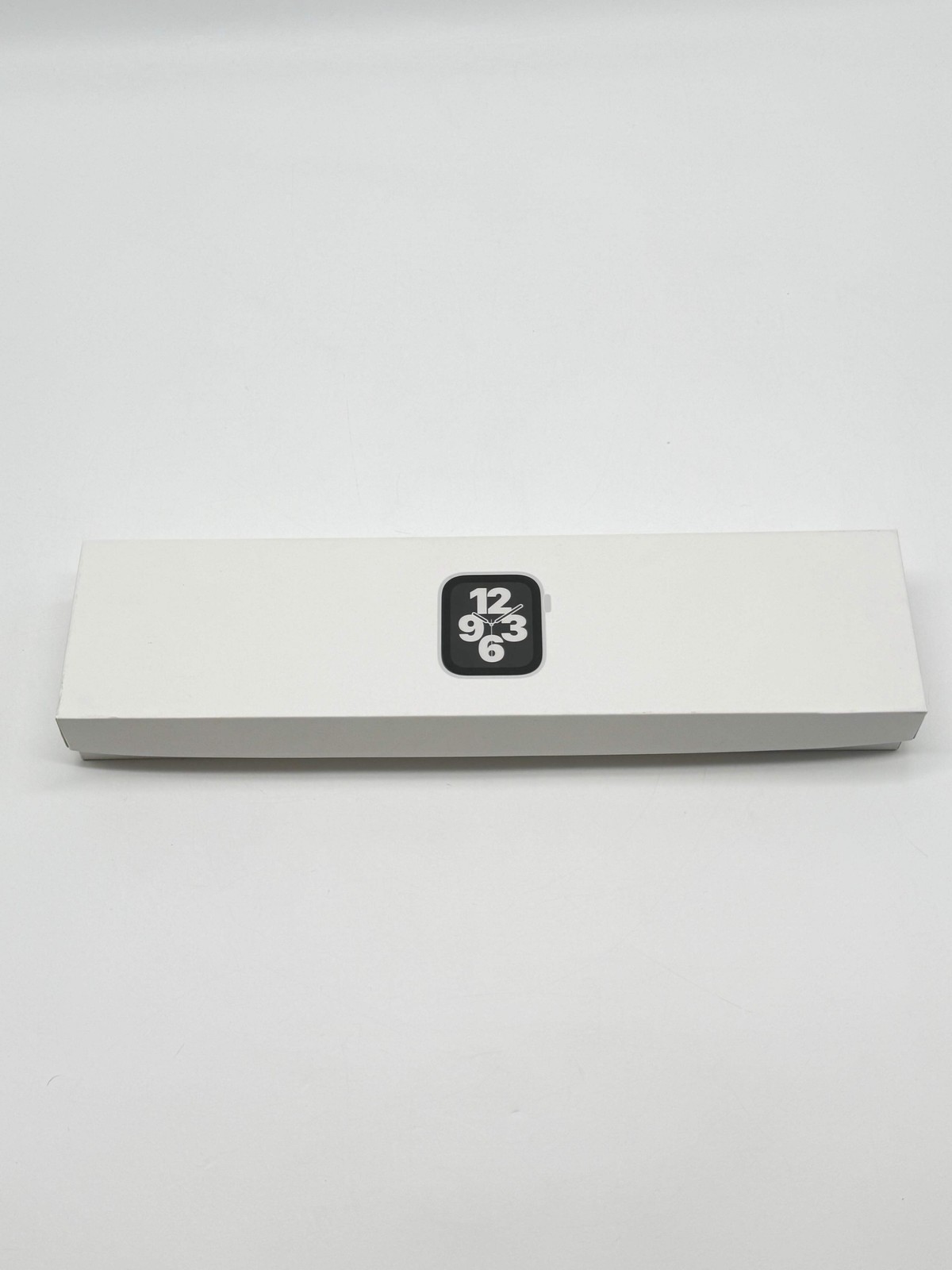 2020 Unlocked Apple Watch SE A2353 40mm Silver w/ Box