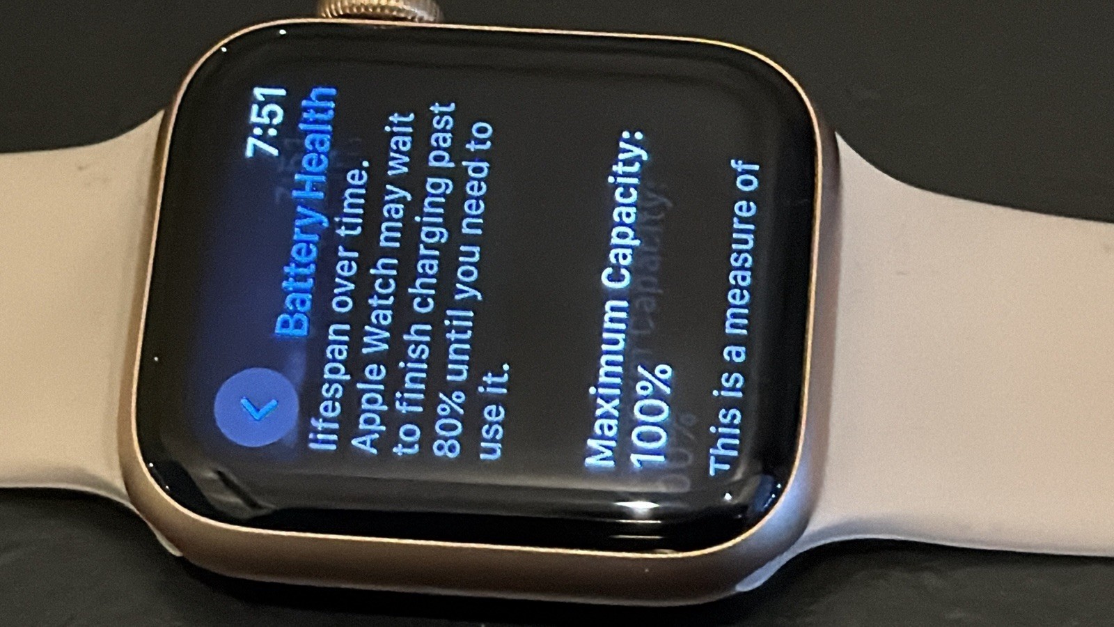 Apple Watch SE 40mm Gold Aluminum Case with Pink Sand Sport Band – Regular (GPS