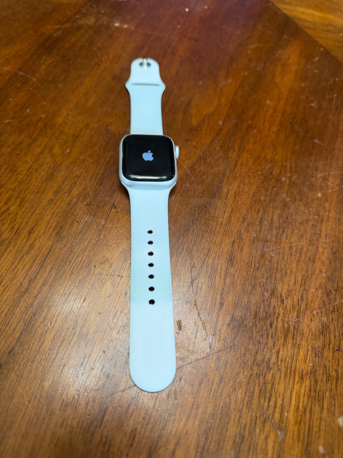 Apple Watch SE 3 40mm GPS Starlight w/ S/M Starlight Sport Band