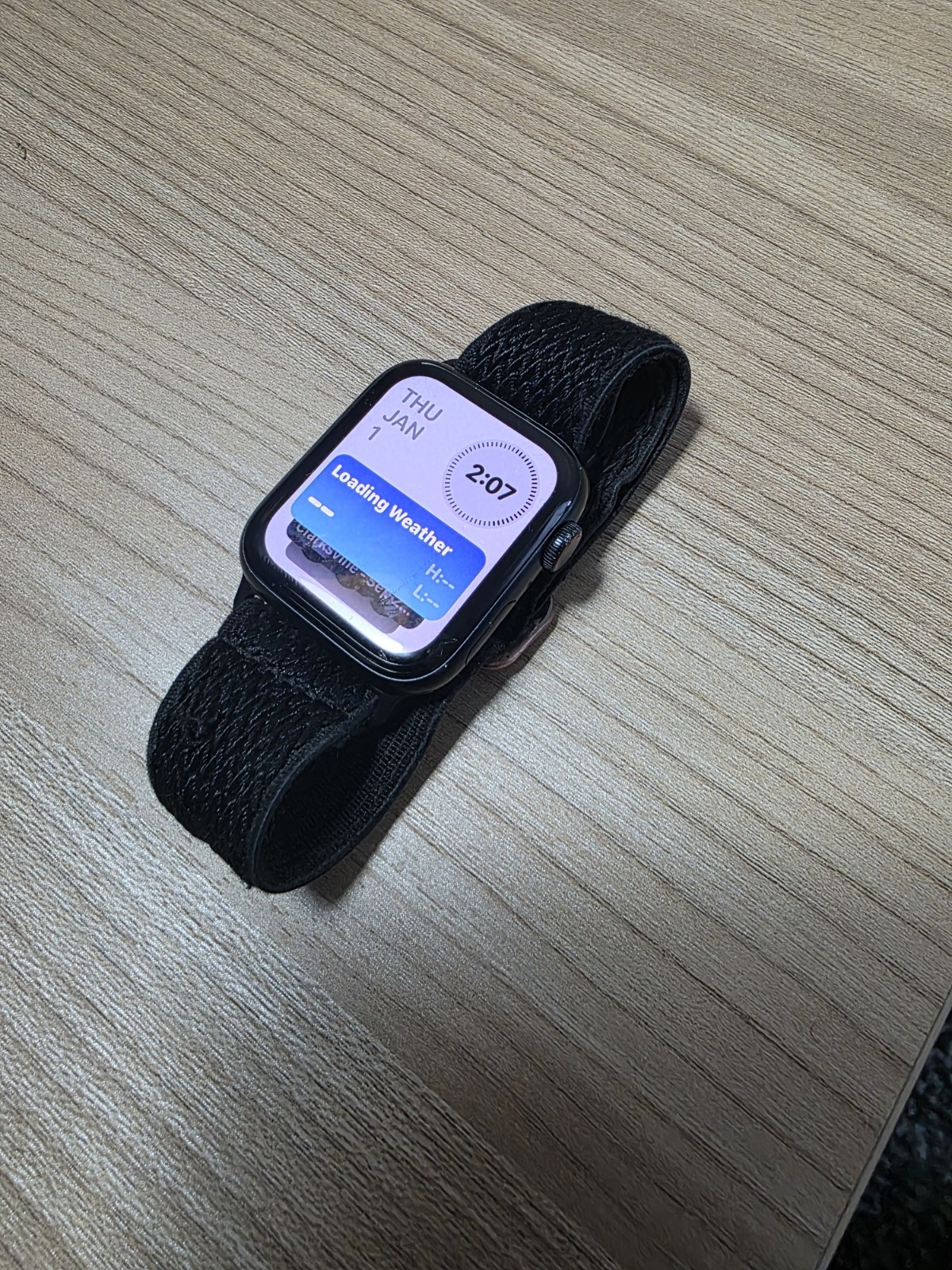 Apple Watch SE (2022) 40mm Midnight Aluminum Case