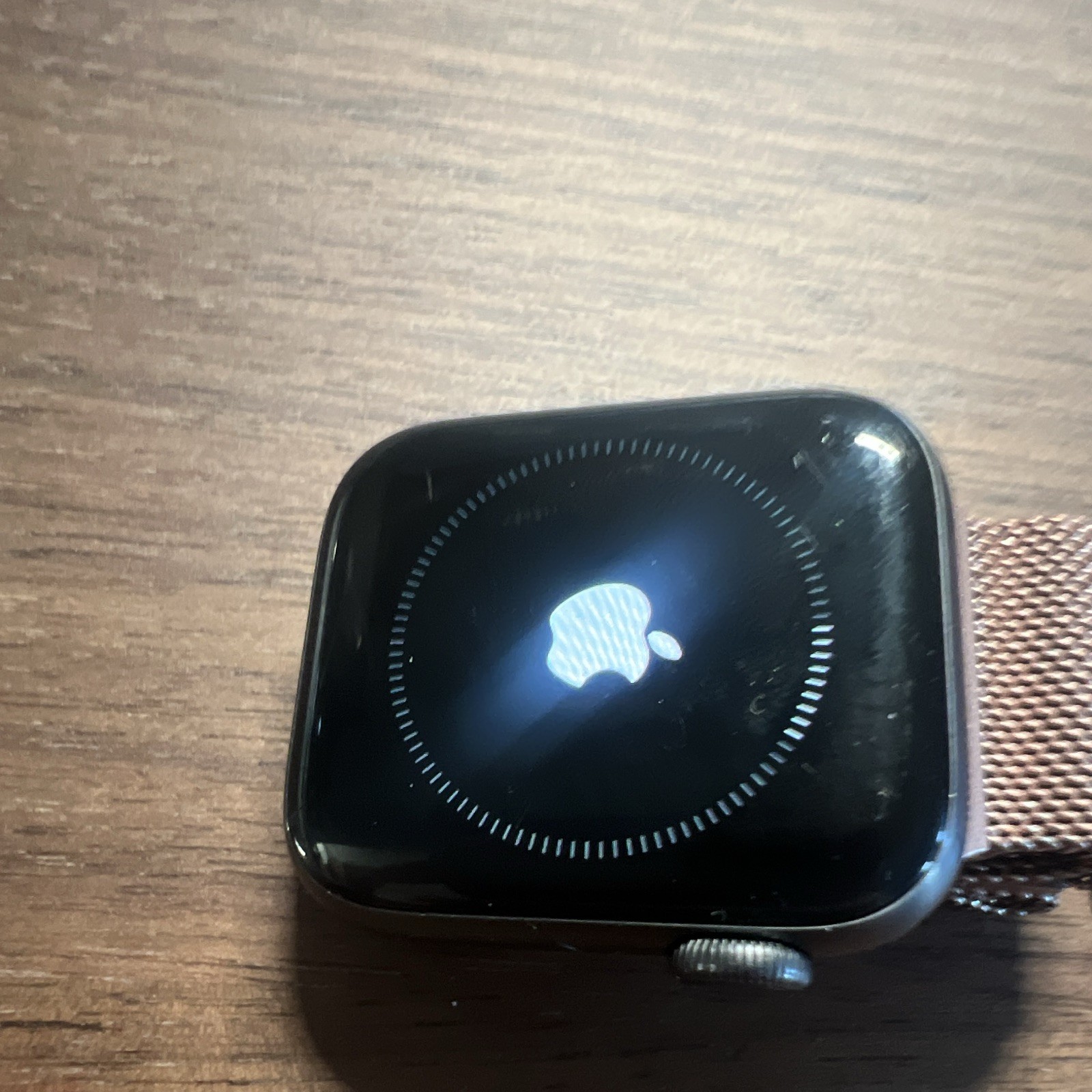 Apple Watch Series 4 40mm Silver Aluminum, Pink Metal Band, Heart Rate