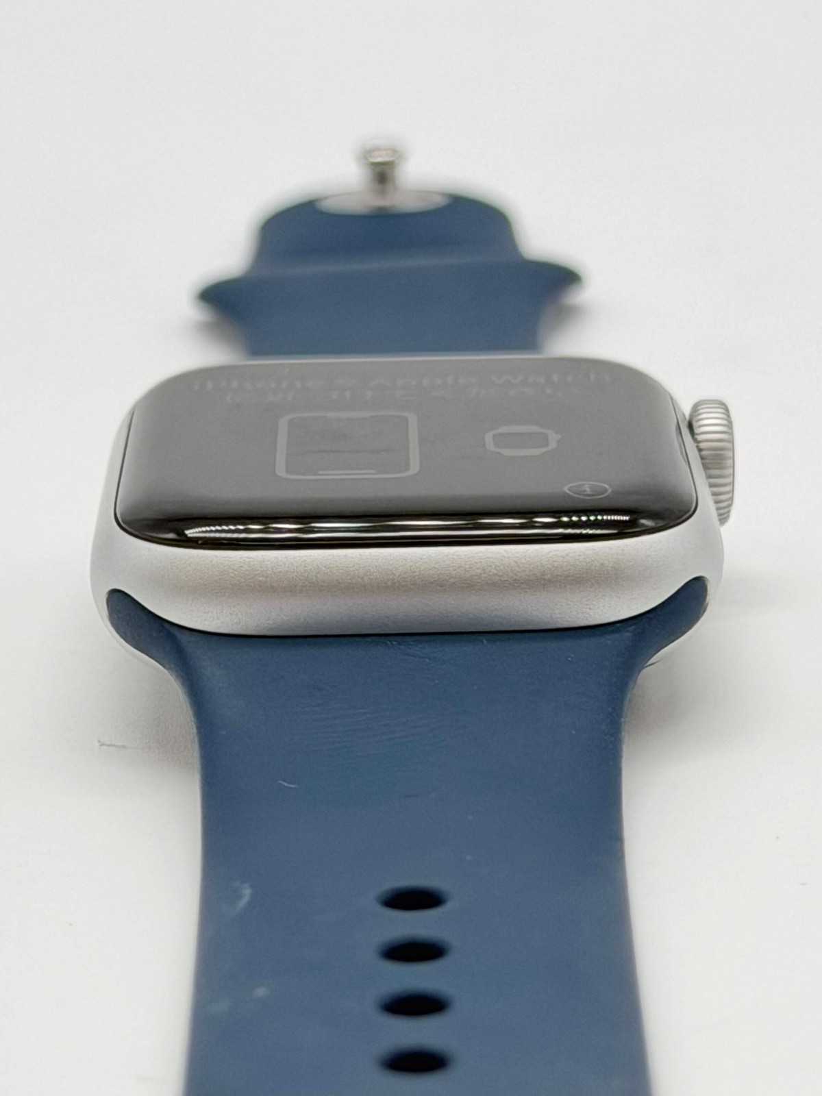 2020 Unlocked Apple Watch SE A2353 40mm Silver w/ Box