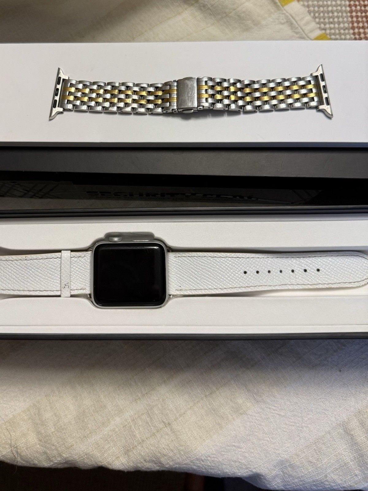 Apple Watch Series 3 GPS 42mm Silver Aluminum Case White Sport Band – MTF22LL/A