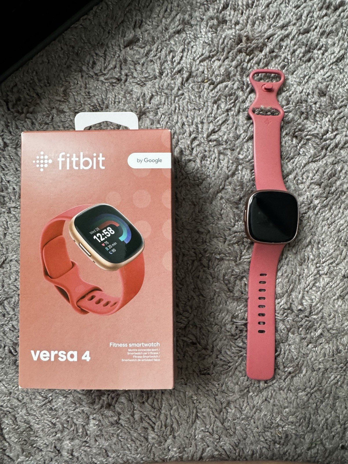 Fitbit Versa 4 Smartwatch 40mm Gold Case Pink Silicone Band
