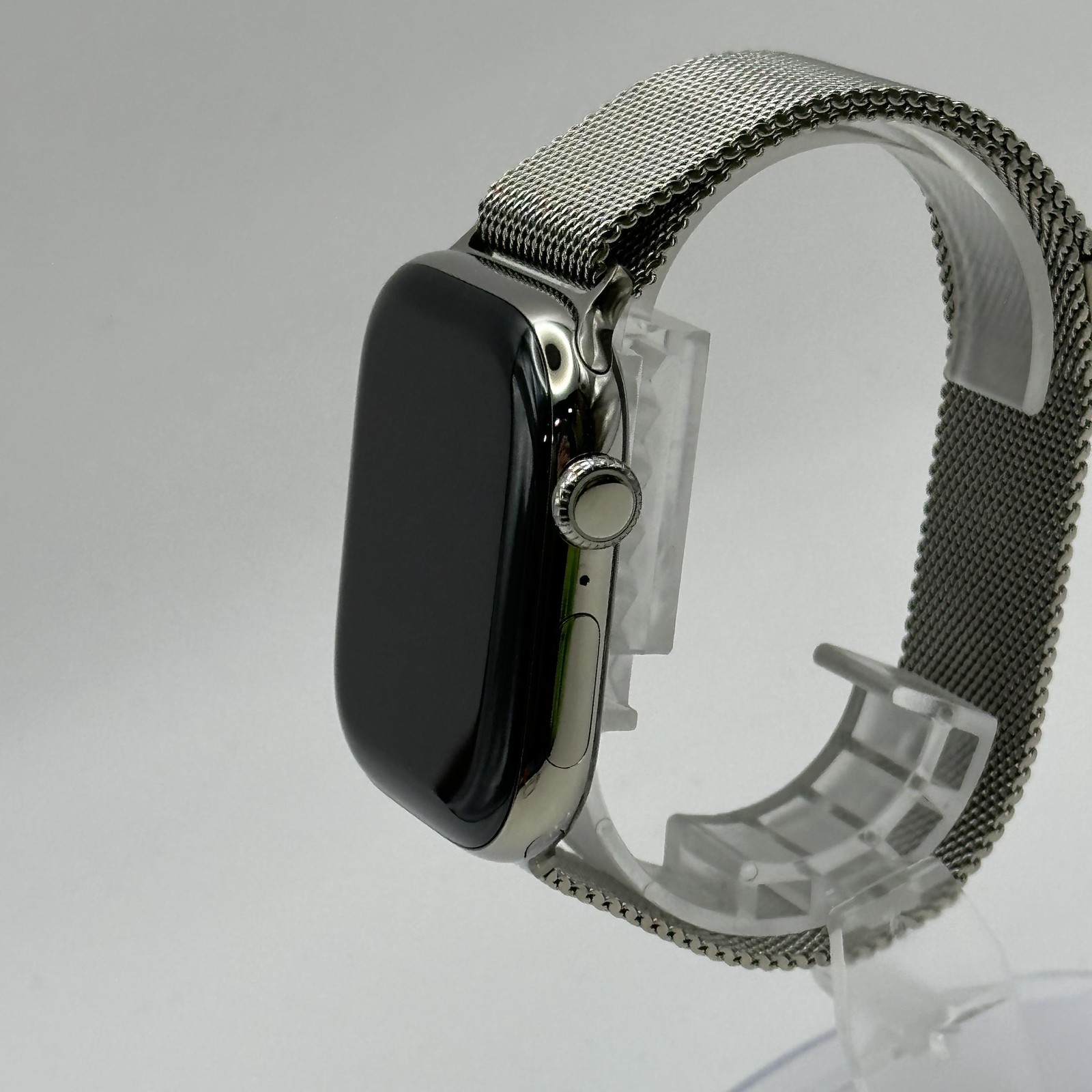 Apple Watch (Series 10) 46mm Natural Titanium (LTE) w/ Milanese Loop – Excellent