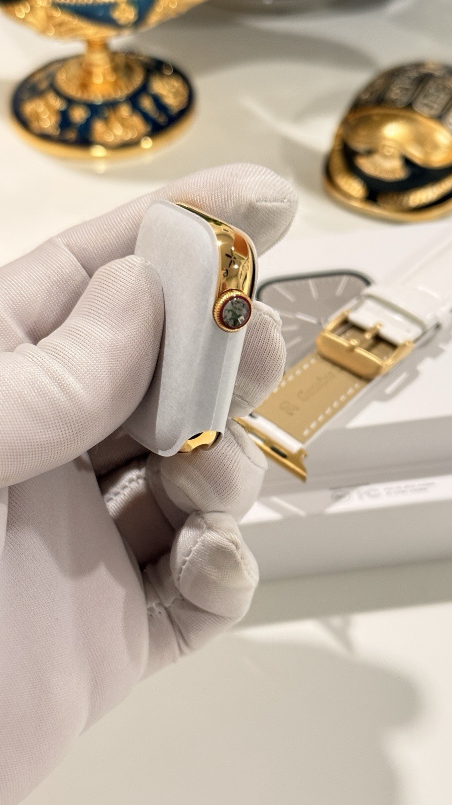 24K Gold Plated 45MM Apple Watch SERIES 9 Stainless Steel White Leather GPS LTE