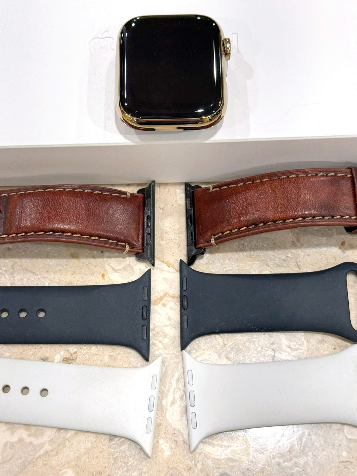 Apple Watch Series 9 GOLD Stainless Steel (Cellular) & 3 Straps / 95% Battery
