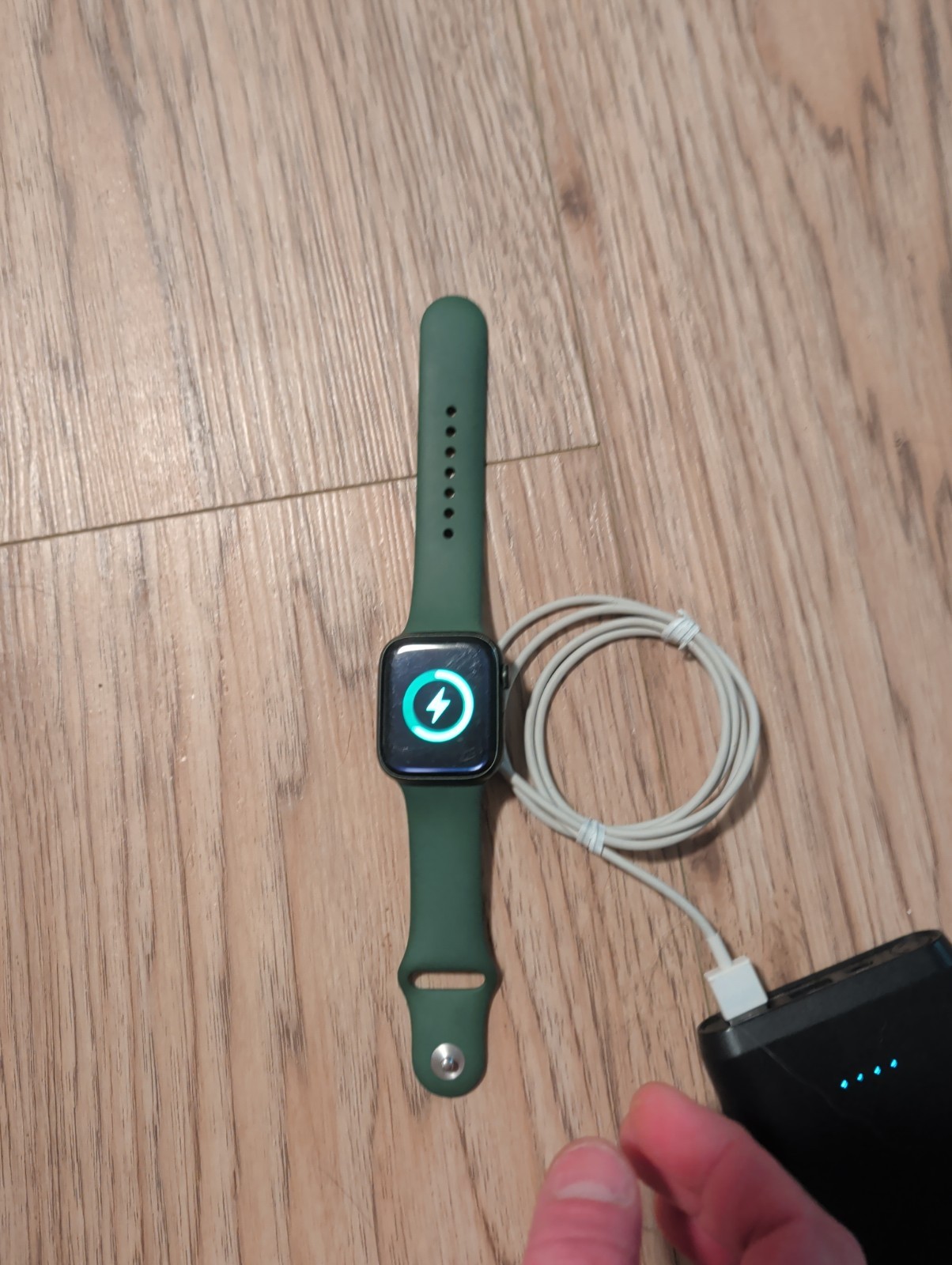 Apple Watch Series 7 45mm GPS Touch Screen, Green Silicone Band