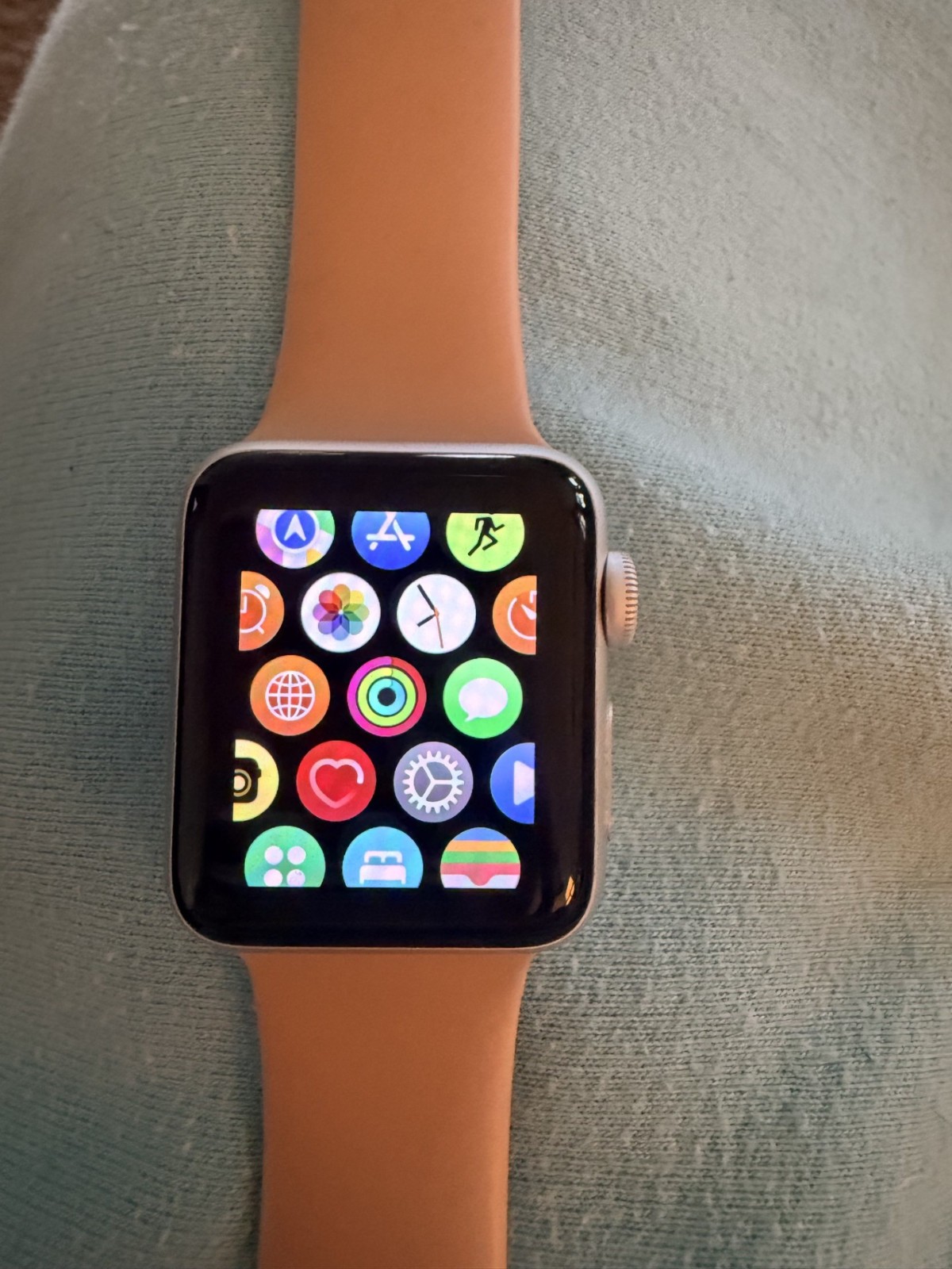Apple Watch Series 3 38mm Gold Aluminium Case with Pink Sand Sport Band (GPS) –
