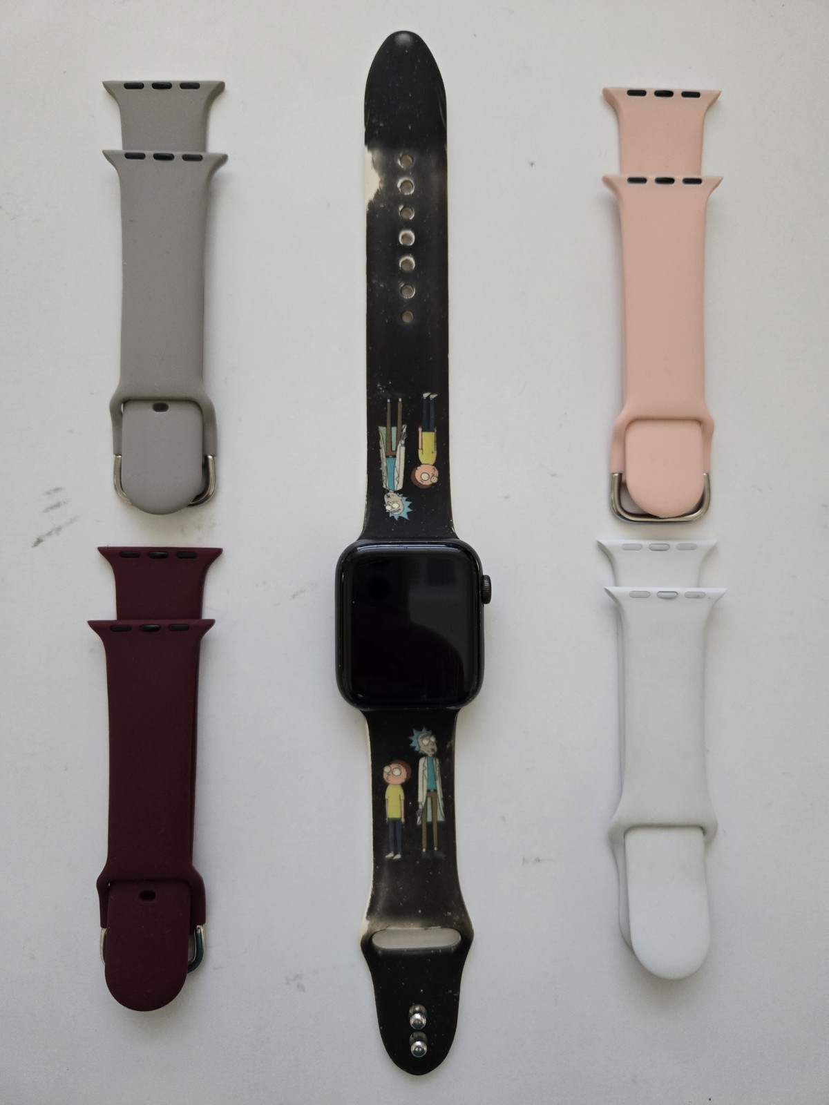Apple Watch SE Nike 44mm GPS Rick & Morty Band + 4 Additional Bands LOCKED