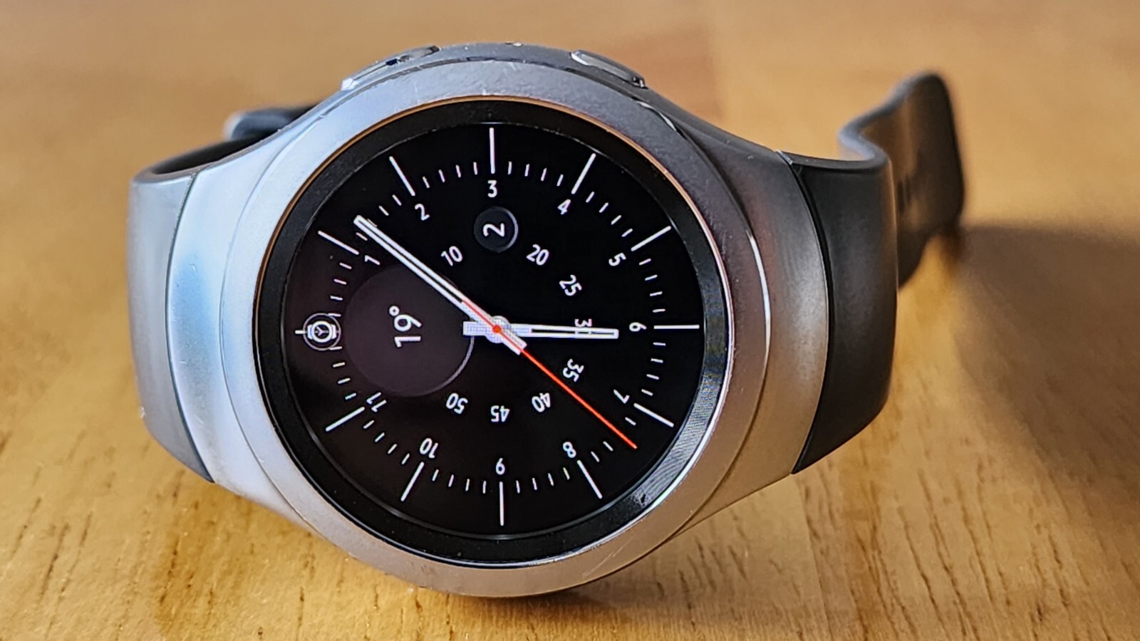 Samsung Gear S2 SM-R720 Smartwatch Silver – Excellent Condition