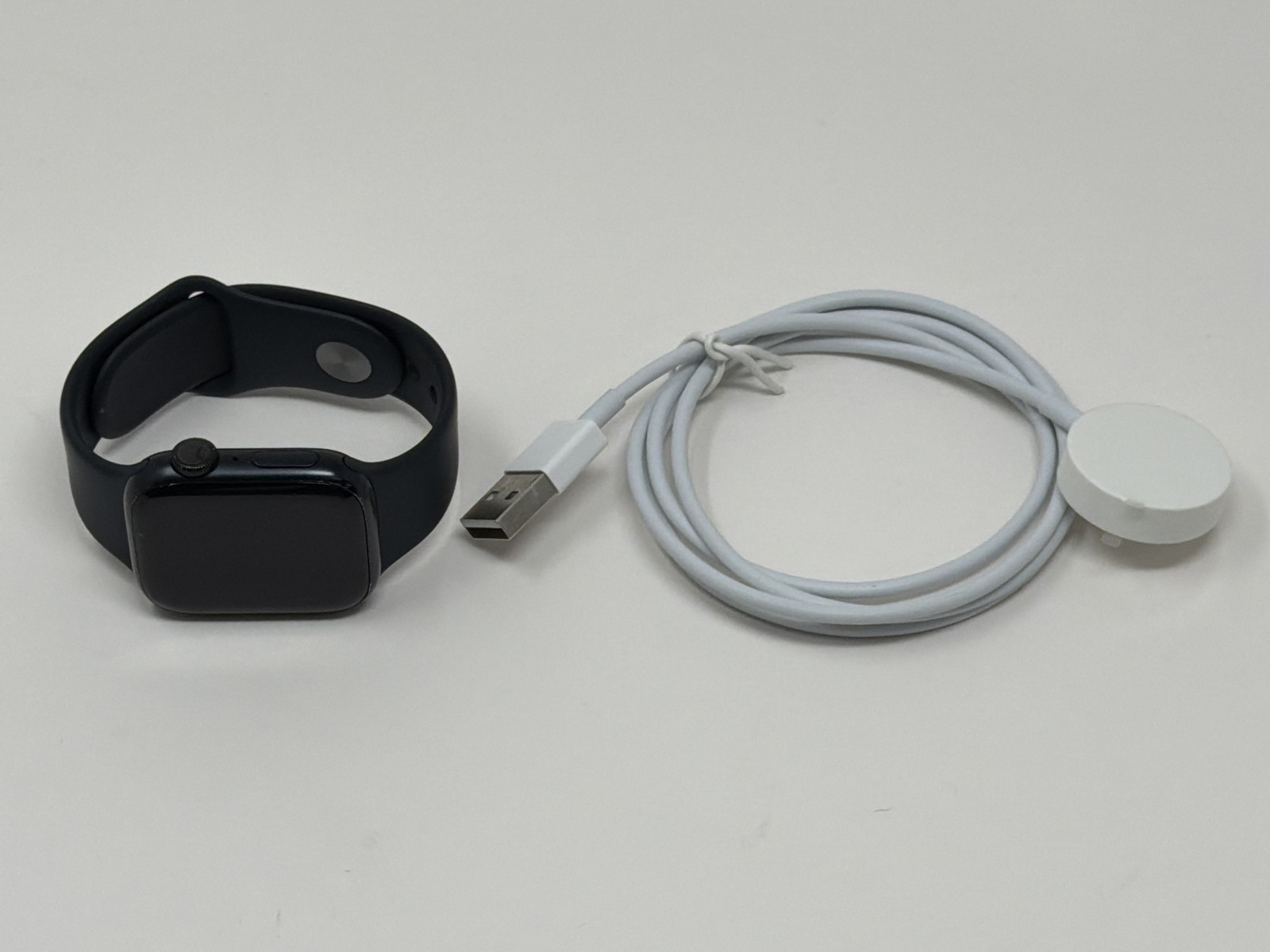 Apple Watch Series 7 41mm Midnight Aluminum Case Midnight Band GPS Poor Under80%