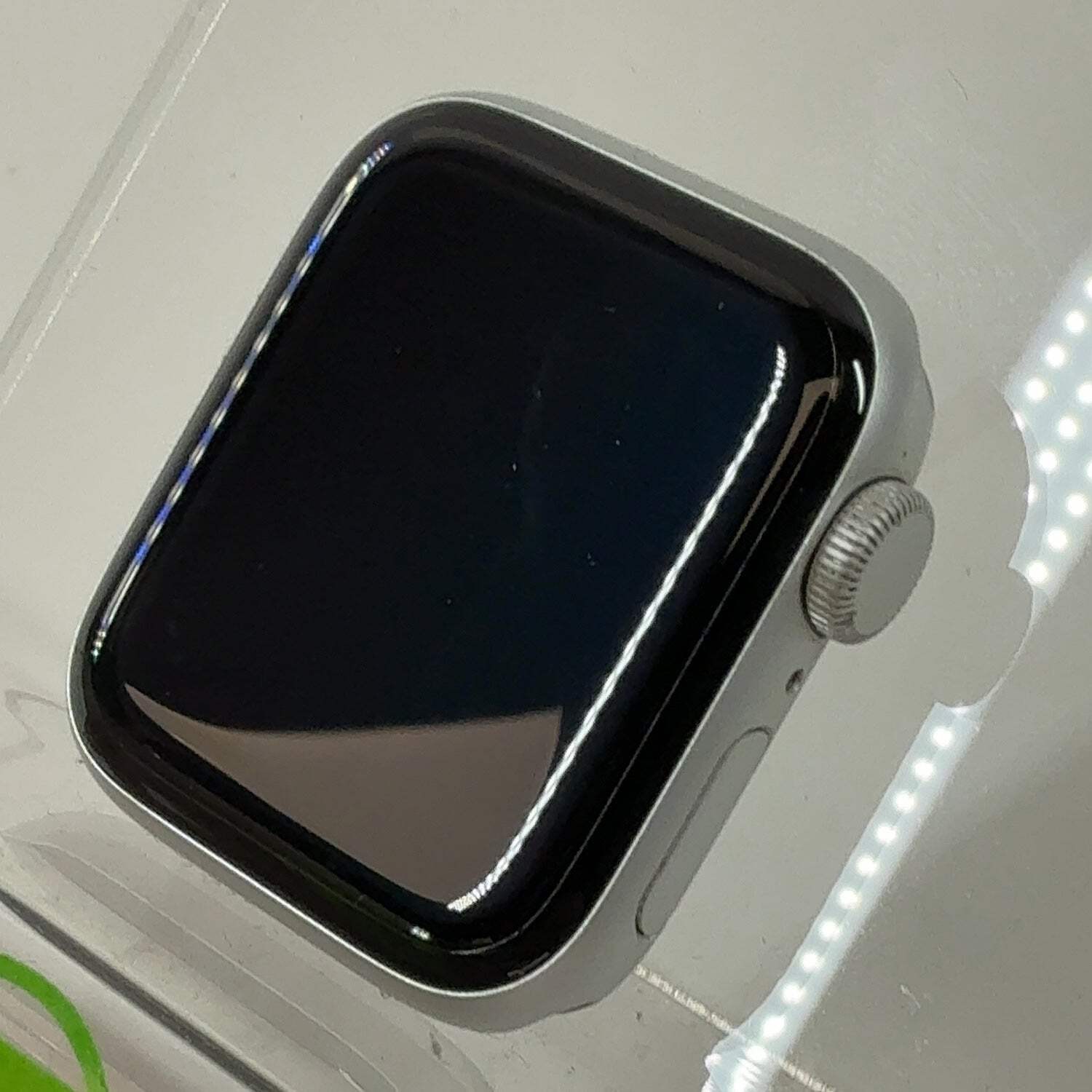 GPS Only Apple Watch SE 2nd Gen 40MM Silver Aluminum MRE13LL/A Face Only