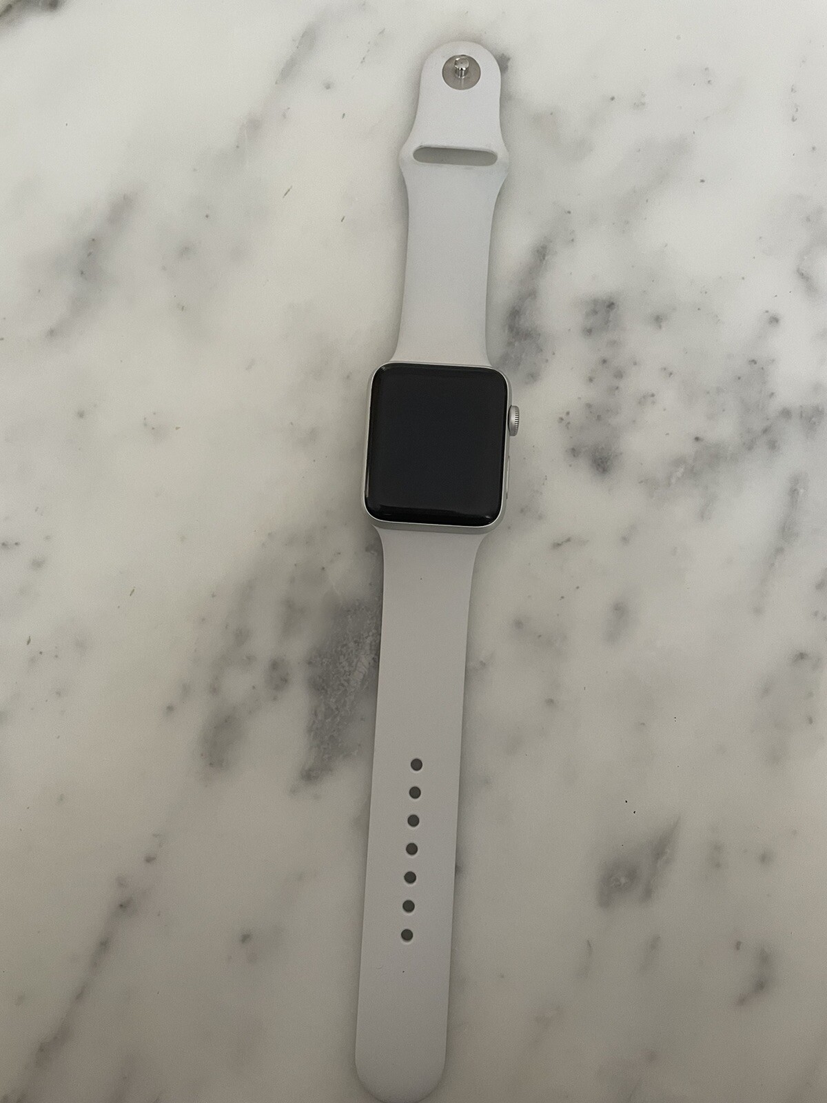 Apple Watch Series 3 GPS 42mm Silver Aluminum Case White Sport Band – MTF22LL/A