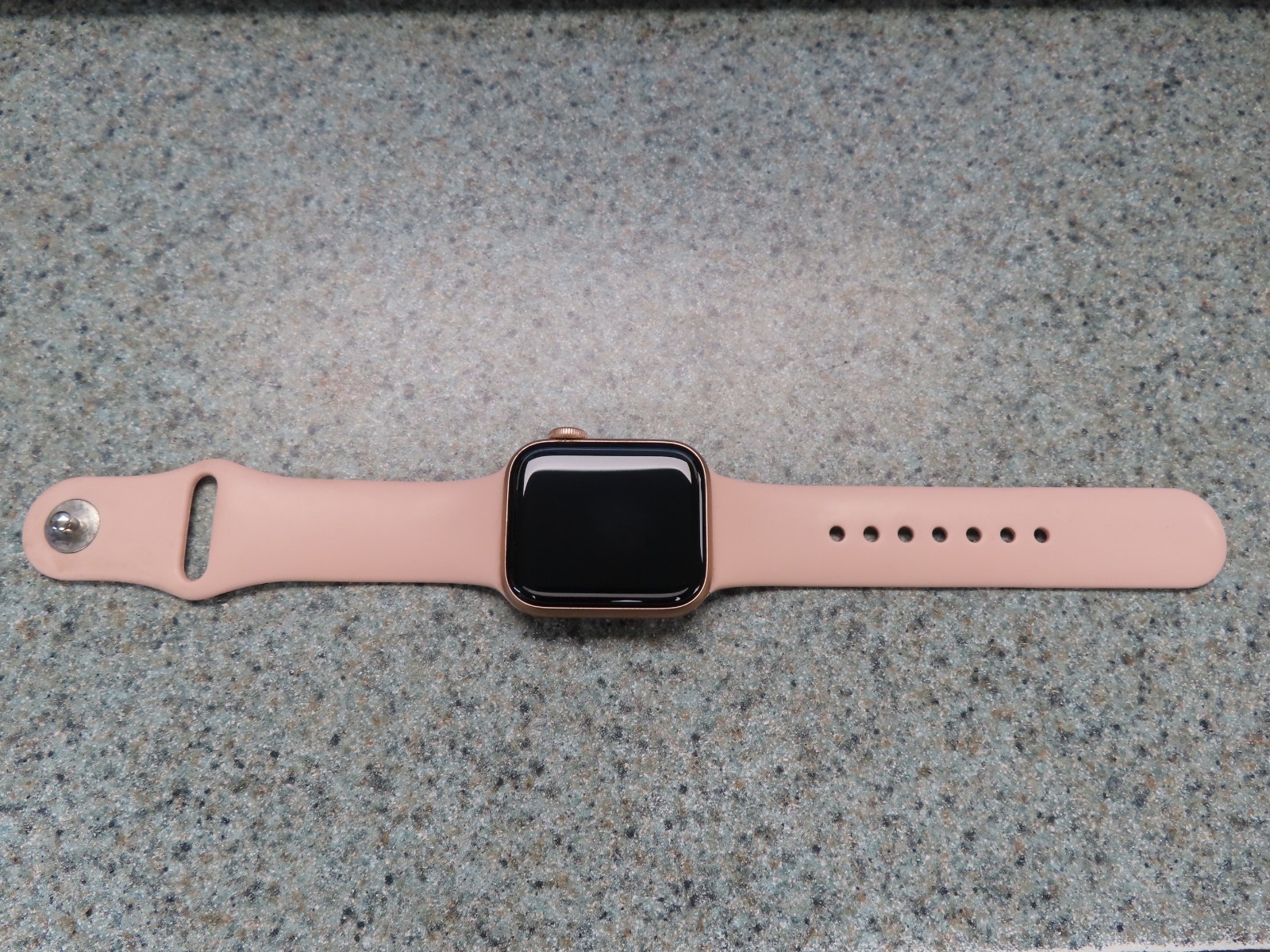 Apple Watch Series 5 GPS, 40mm Silver Aluminum Case – FOR PARTS