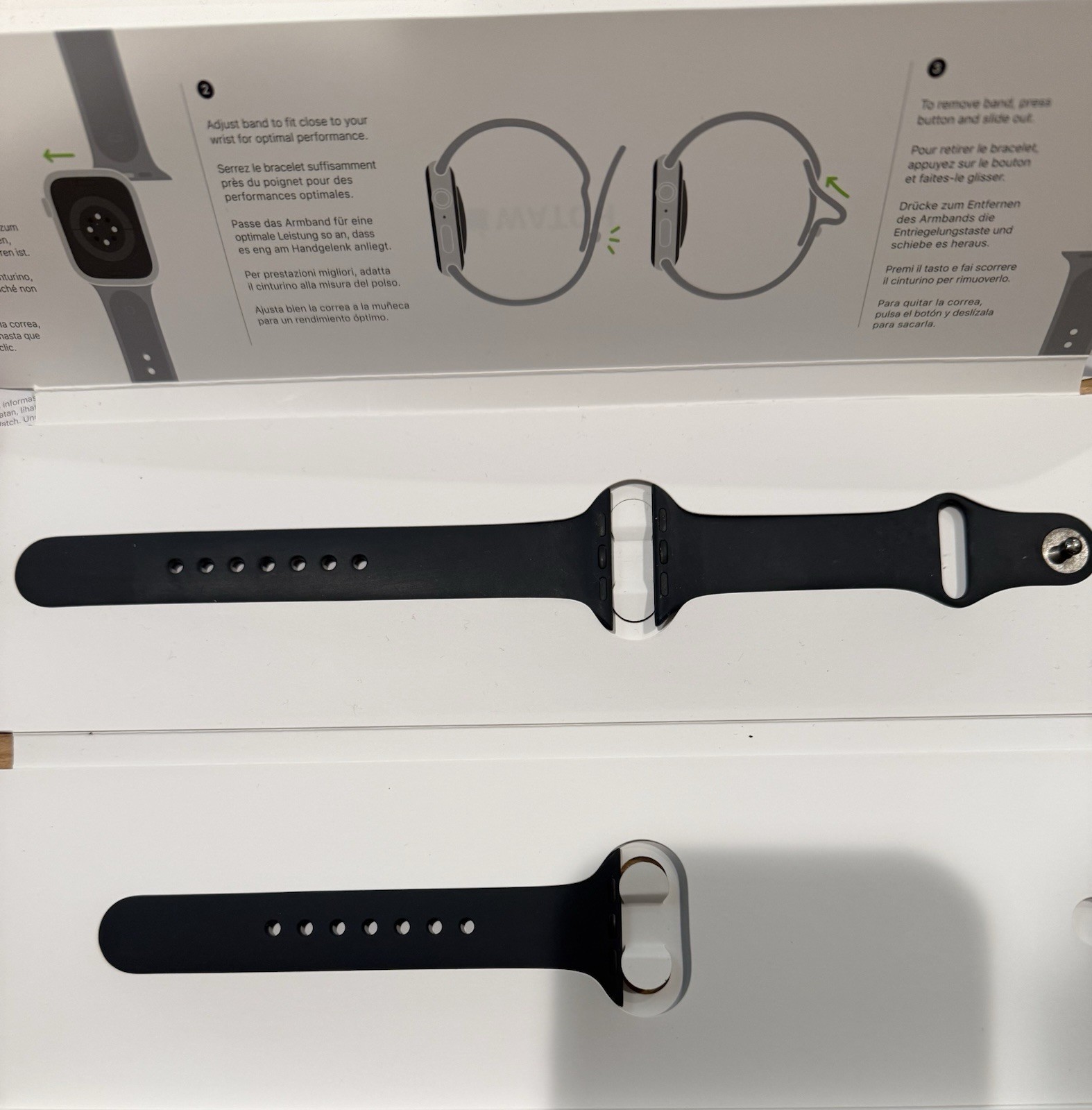 Apple Watch Series 7 41mm Alum Case w/ Sprt Bnd – Midnt (GPS + Cell) (MKH73LL/A)