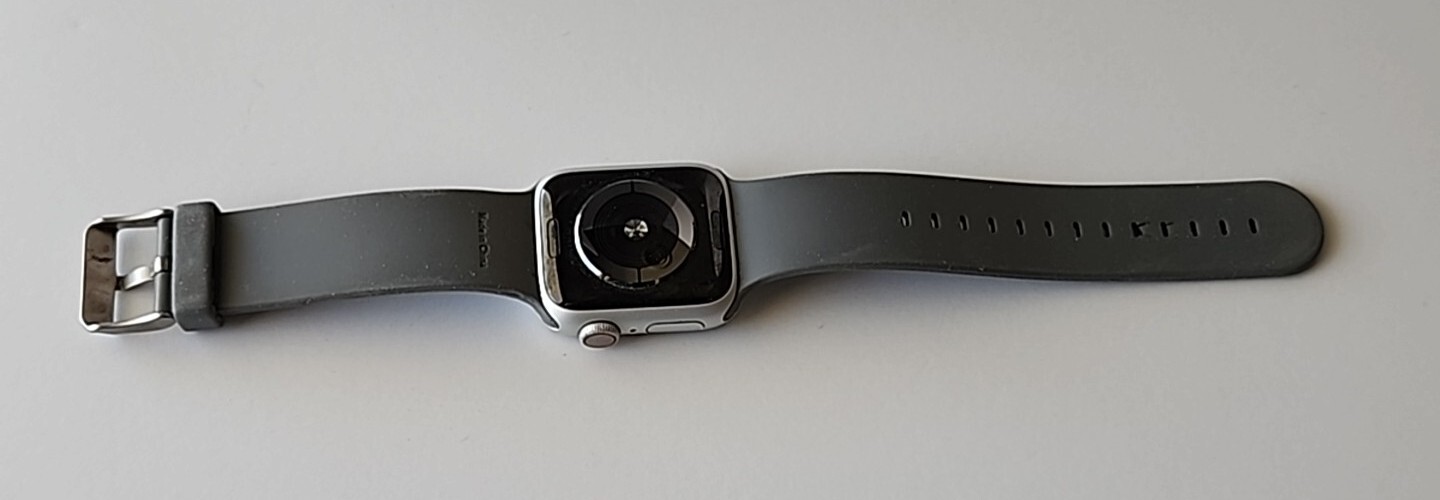 Apple Watch Series 4 (40mm) Aluminum/Ceramic Case GPS LTE WR 50m * UNLOCKED *