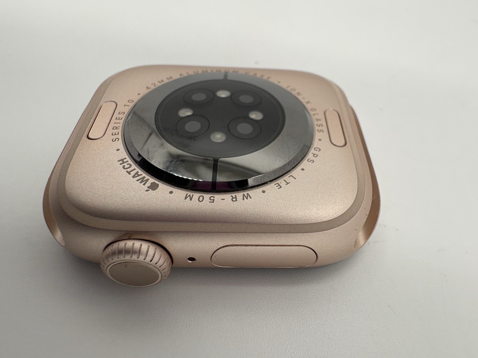 Apple Watch Series 10 – 42mm – GPS + LTE – Rose Gold – Light Blush Band