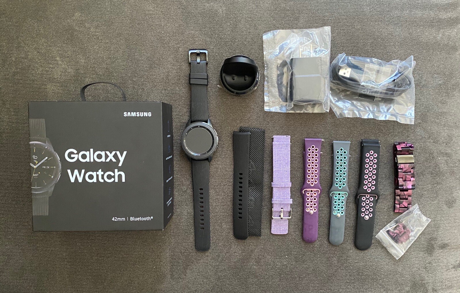 Samsung Galaxy Watch SM-R810 42mm Midnight Black EXTRAS INCLUDED