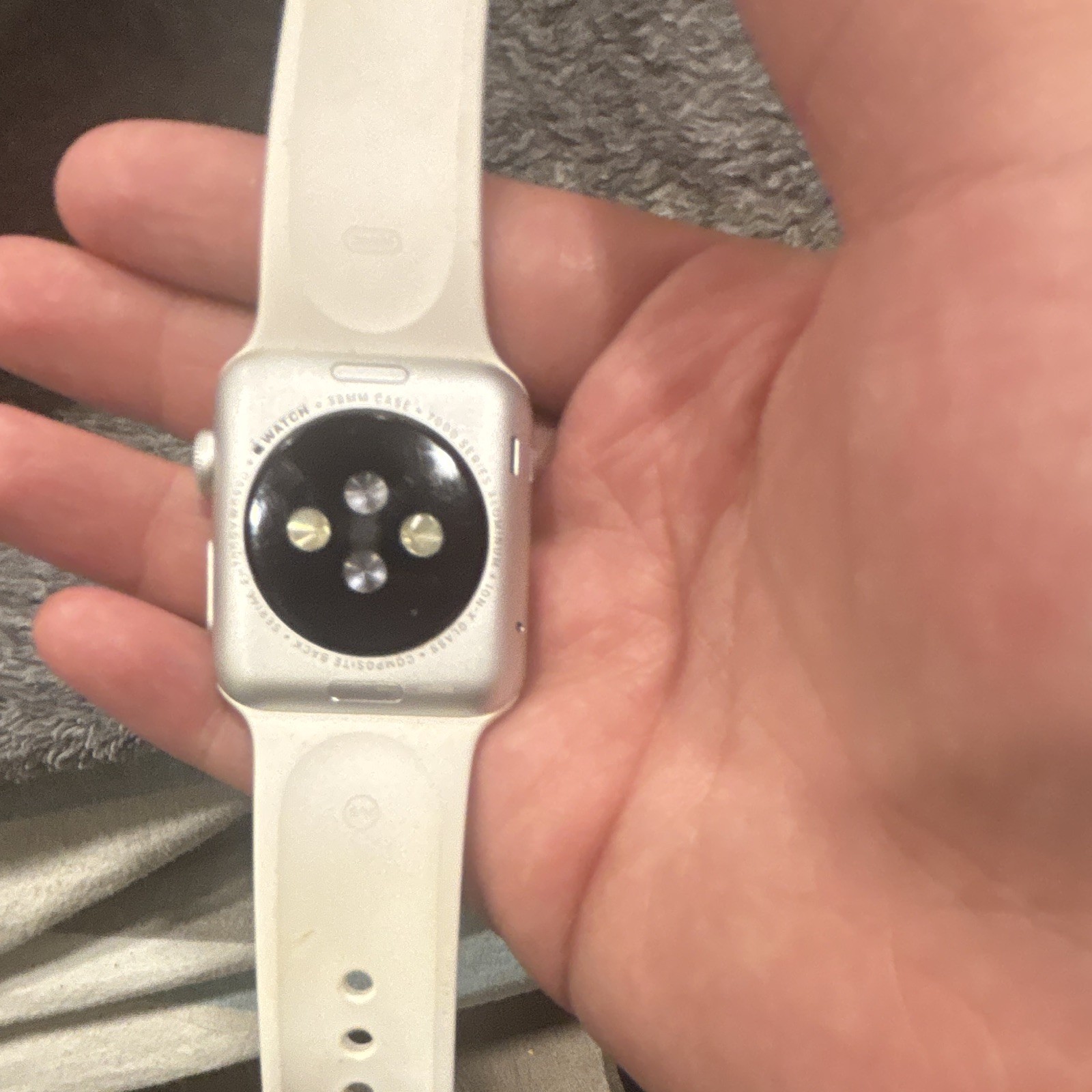 Apple Watch Series 7000 38mm Silver Aluminum Case White Silicone Band GPS 8GB