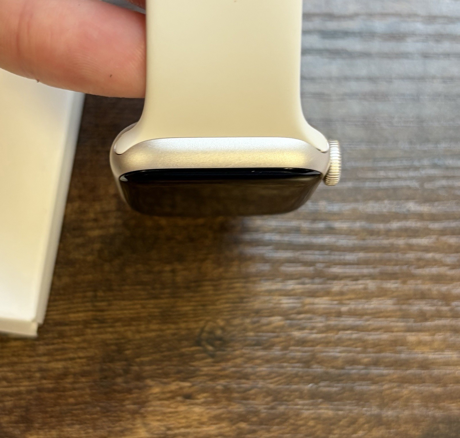 Apple Watch SE 3rd Generation (40mm) Aluminum Case w/Sport Band GPS – Starlight