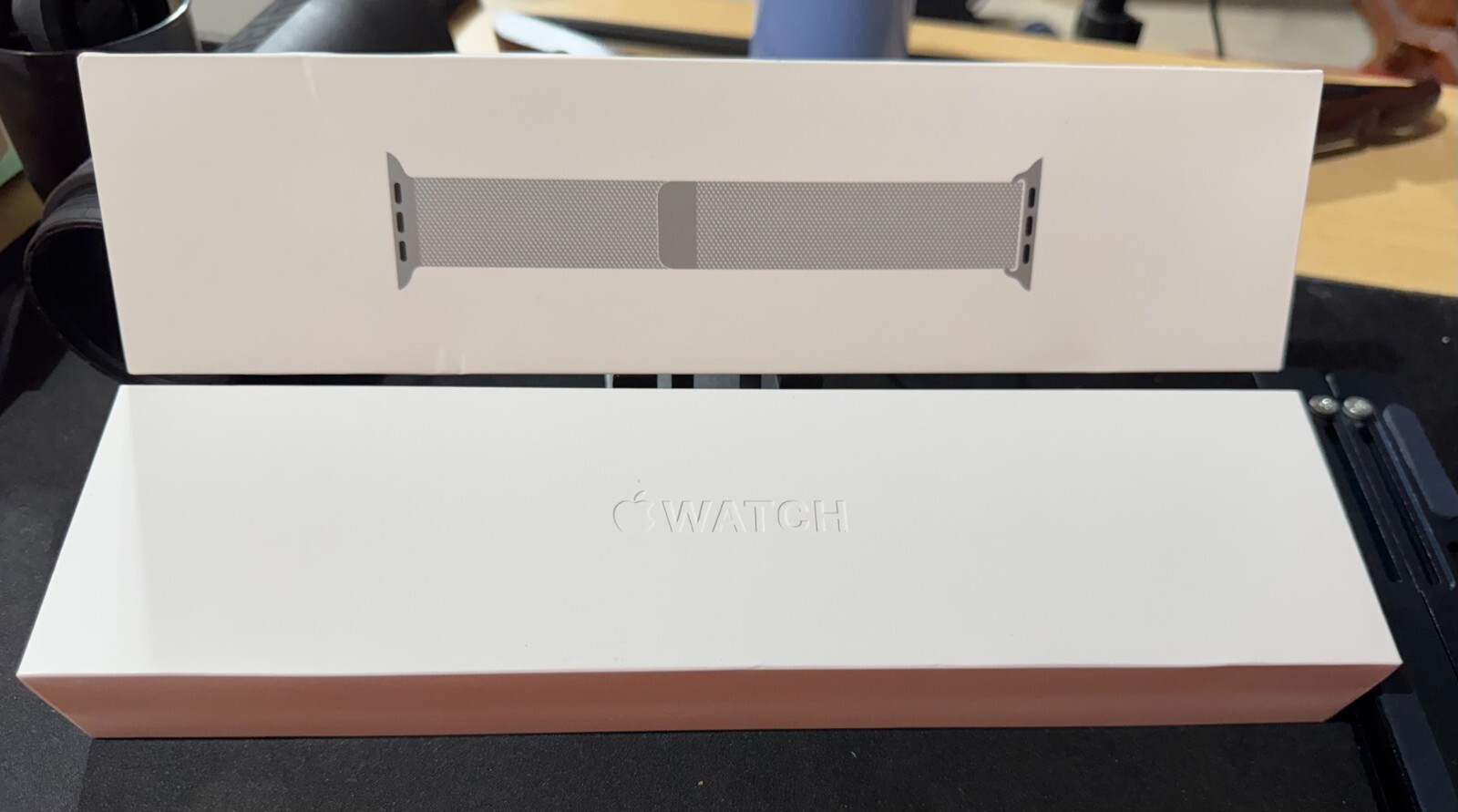 Apple Watch Series 6 44mm Space Gray with Stainless Steel Milanese Loop, OEM box