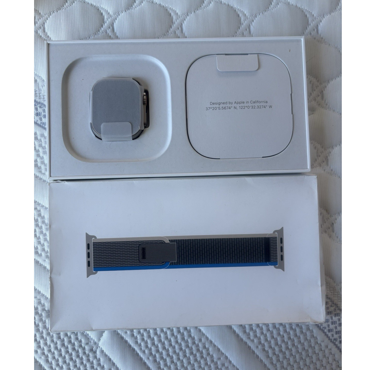 Apple Watch Ultra 49mm Titanium Case Blue/Gray Fabric Trail Loop Band