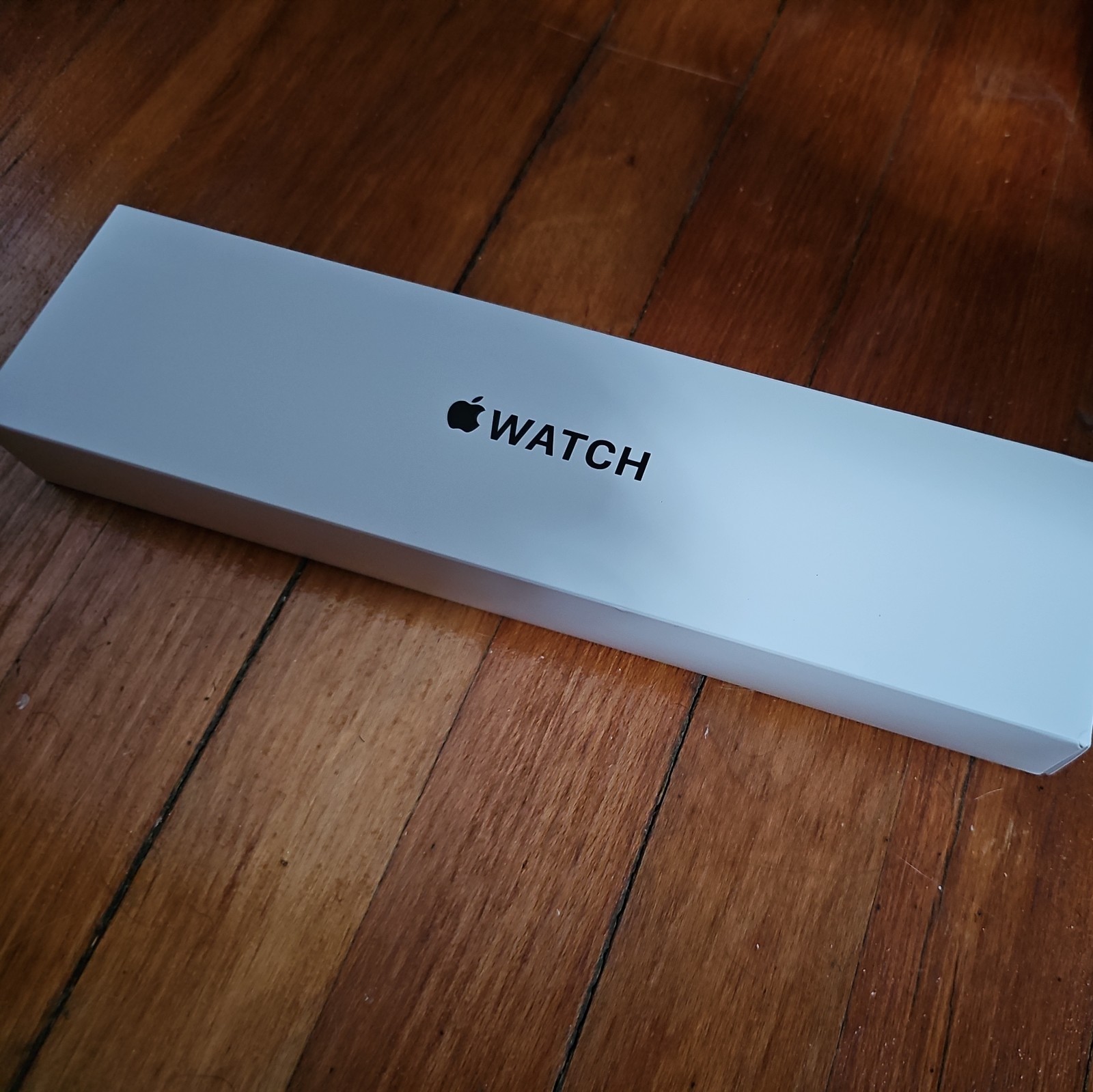 Apple Watch SE 40mm Space Gray Aluminum Case Midnight Sport Band – MKQ13LL/A