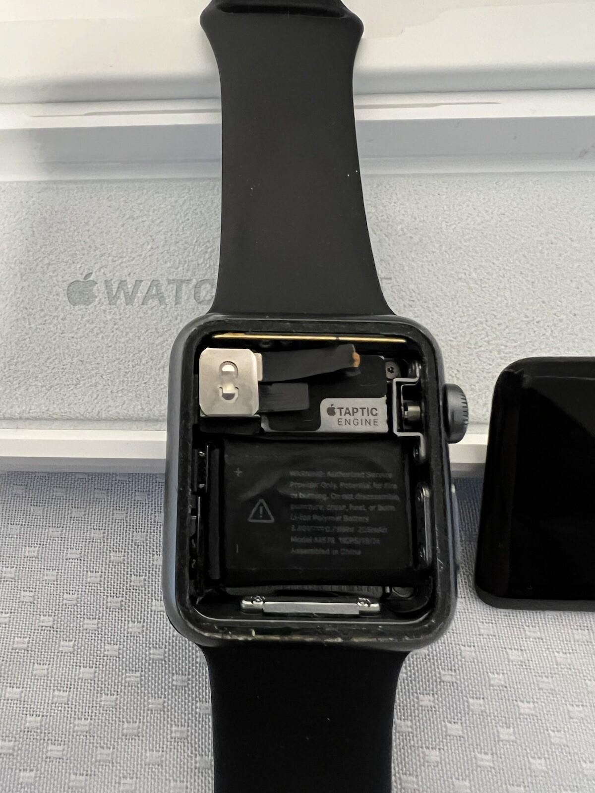 Apple Watch 1st Generation A1553 38mm w/ Box/Accessories – Parts/Not Working