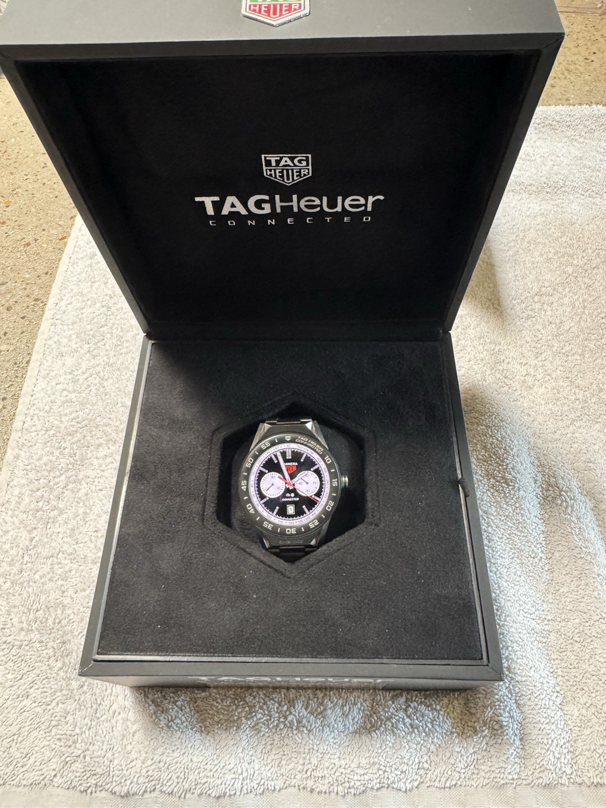 TAG Heuer Connected Smartwatch 46mm Black SS Case Silver SS Band Android 4GB