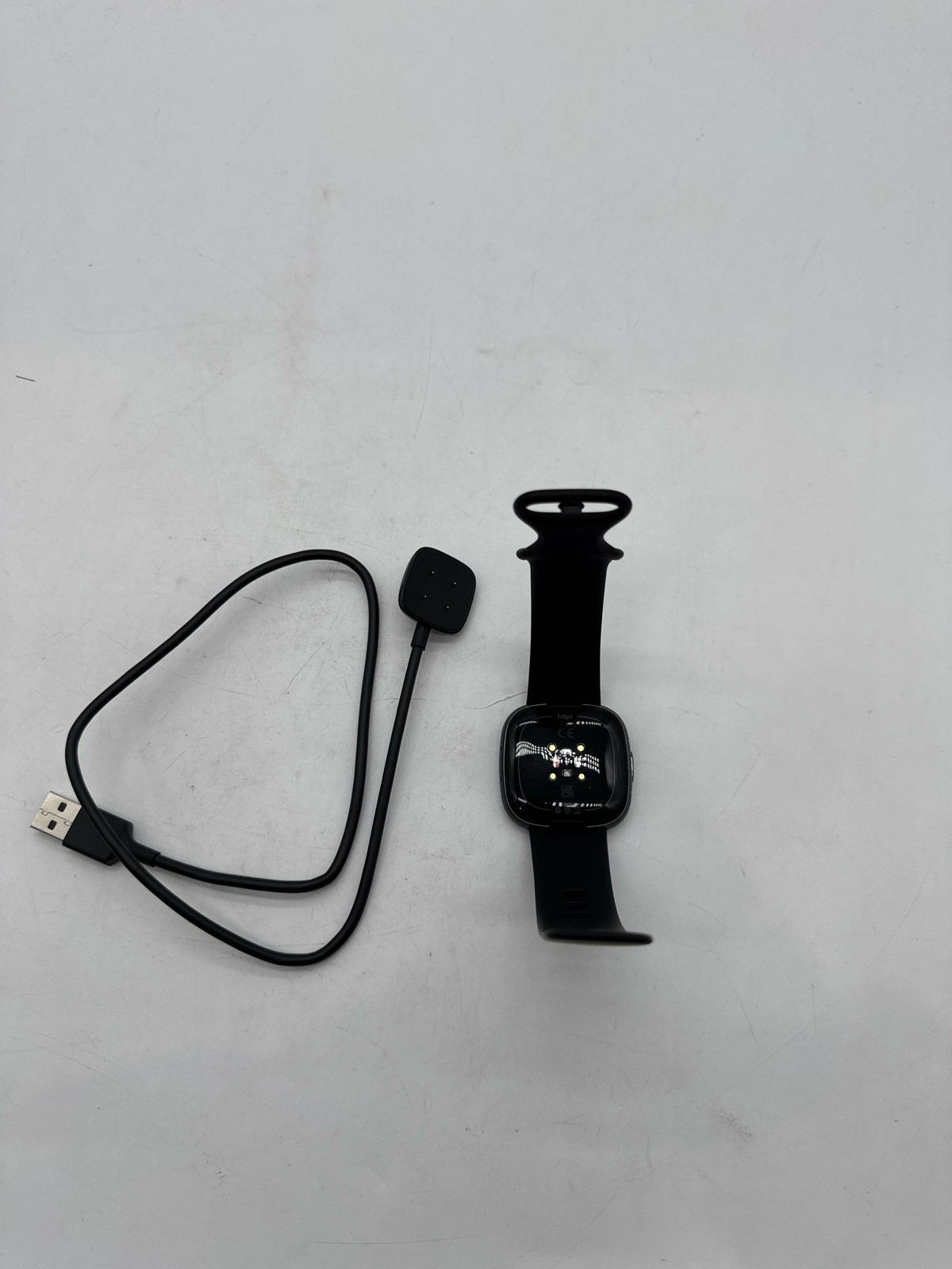 (BROKEN) Fitbit Versa 4 Fitness Smartwatch GPS Heart Rate Sleep Tracking Black