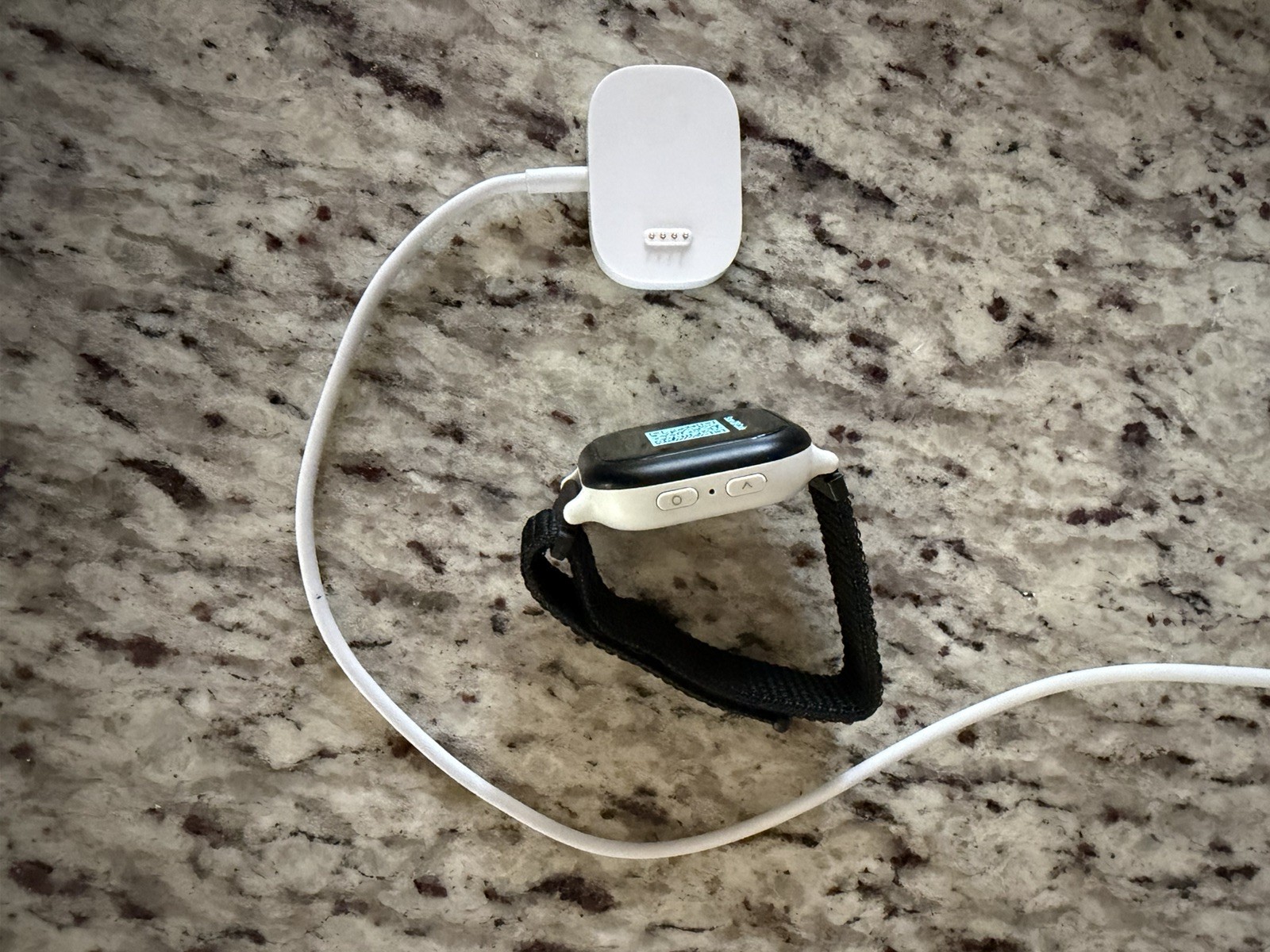 Gizmowatch Gizmo Watch 2 Smartwatch Verizon – Black With NEW Black velcroBand