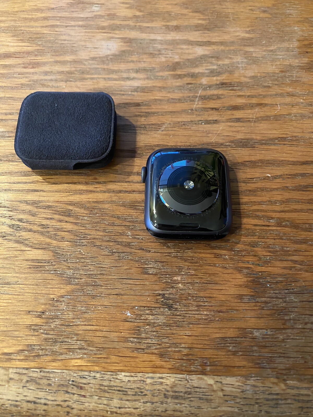 Apple Watch Series 4 Gray Aluminum Case with black Metal band