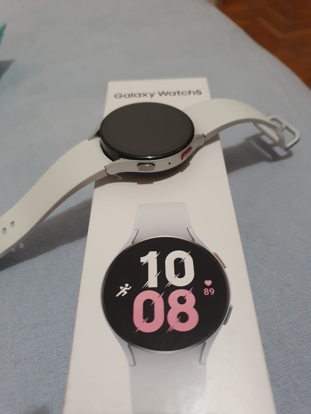 Samsung Galaxy Watch5 44mm Aluminum Case White Band Smartwatch SM-R910NZSAXAA