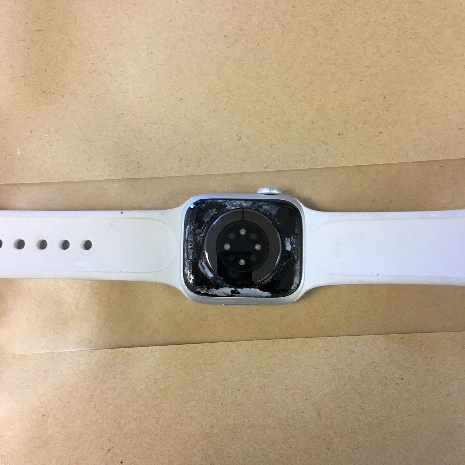Apple Watch Series 8 GPS 41mm Silver Aluminum Case White Sport Band Smartwatch