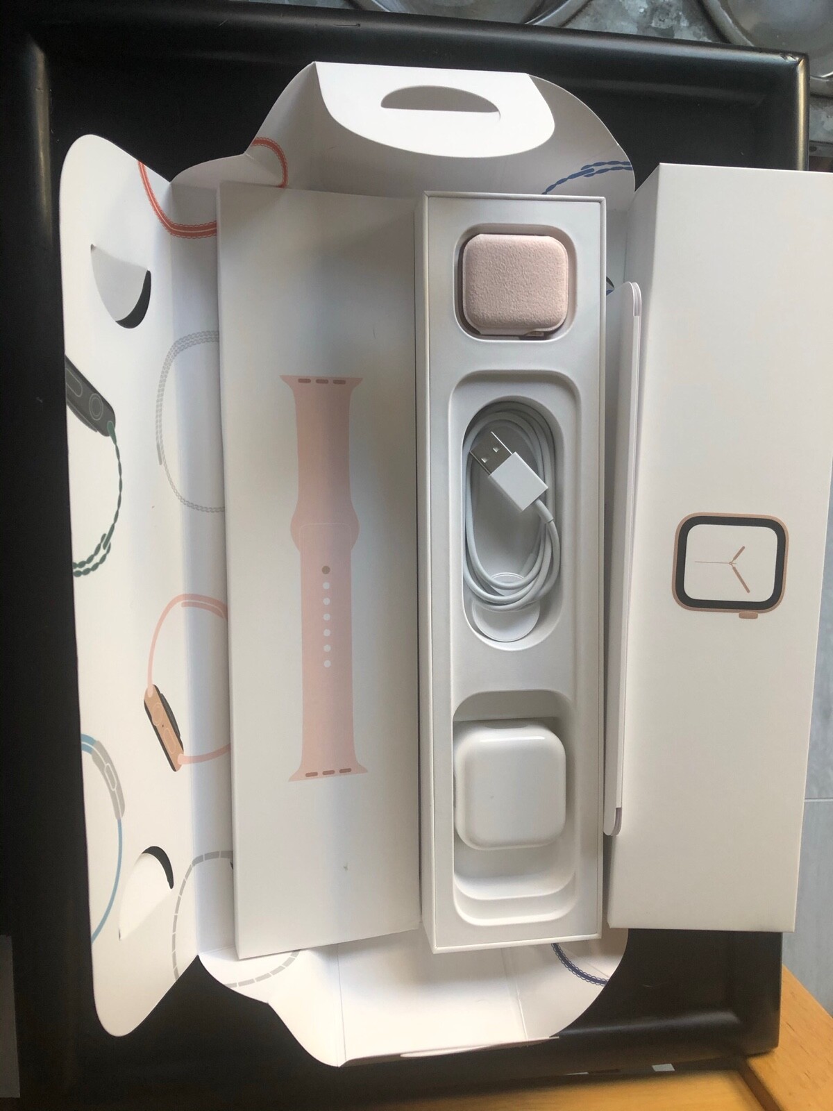 Apple Watch Series 4 40 mm Gold Aluminum Case with Pink Sand Sport Band (GPS)…