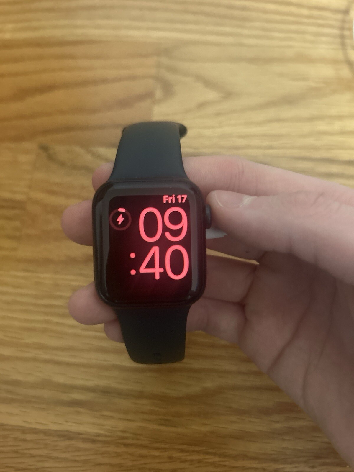 Apple Watch SE 40mm Space Gray Aluminum Case with Black Sport Band
