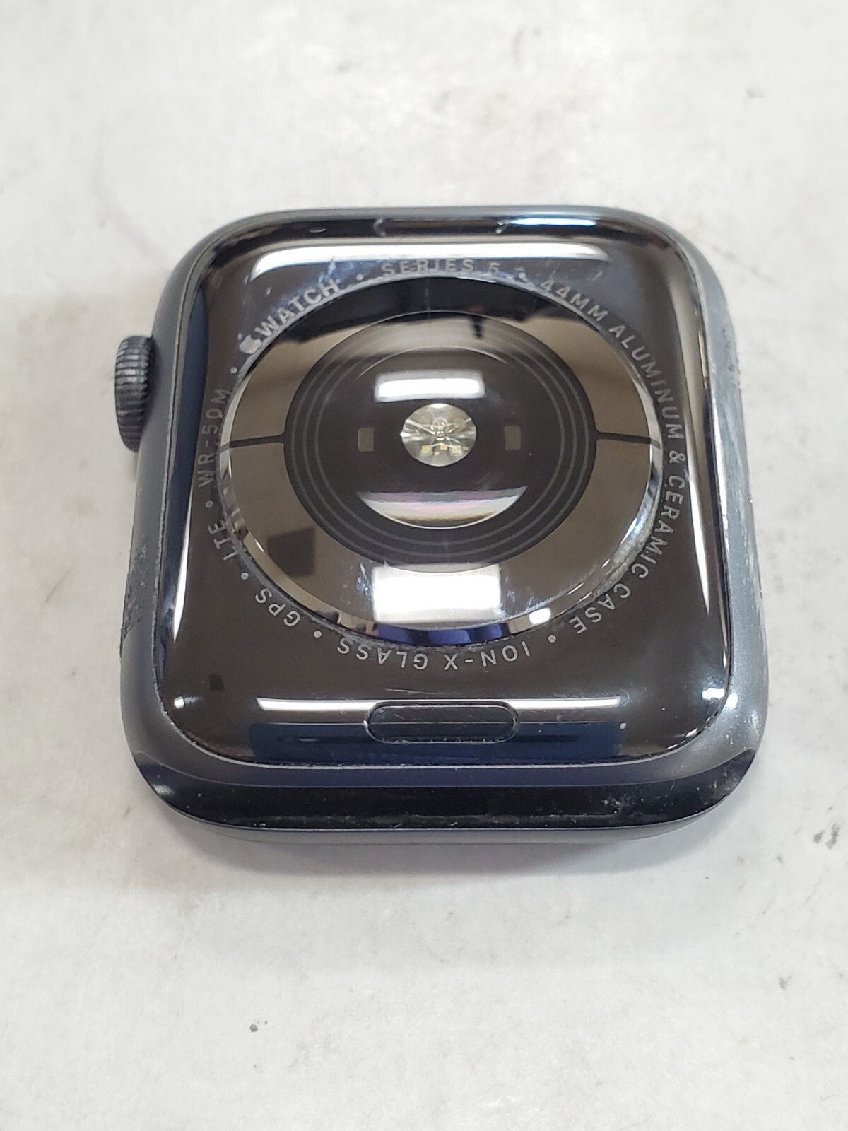 Apple Watch Series 5 44mm A2095 Unlocked Space Gray Aluminum – For Parts – 3E3F
