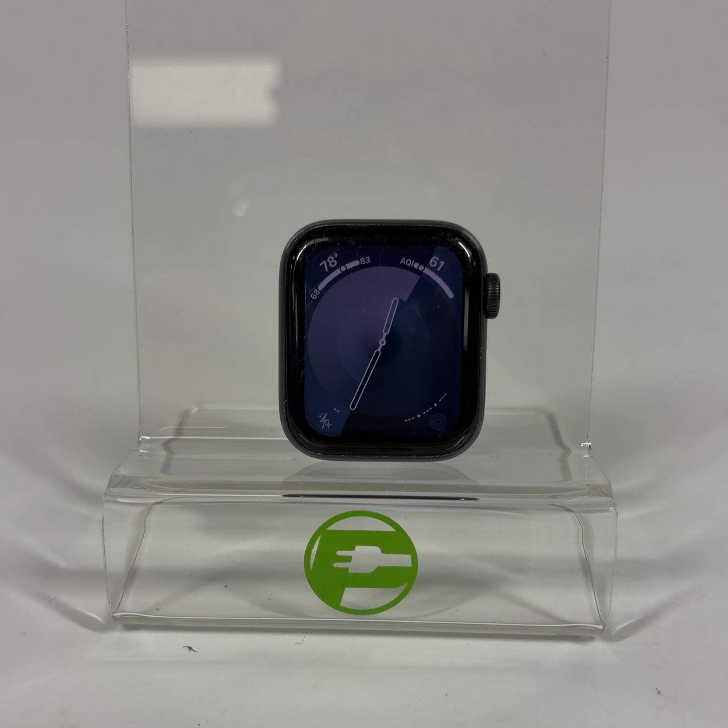 GPS Only Apple Watch SE 1st Gen 40MM Black Aluminum MYDP2LL/A Face Only