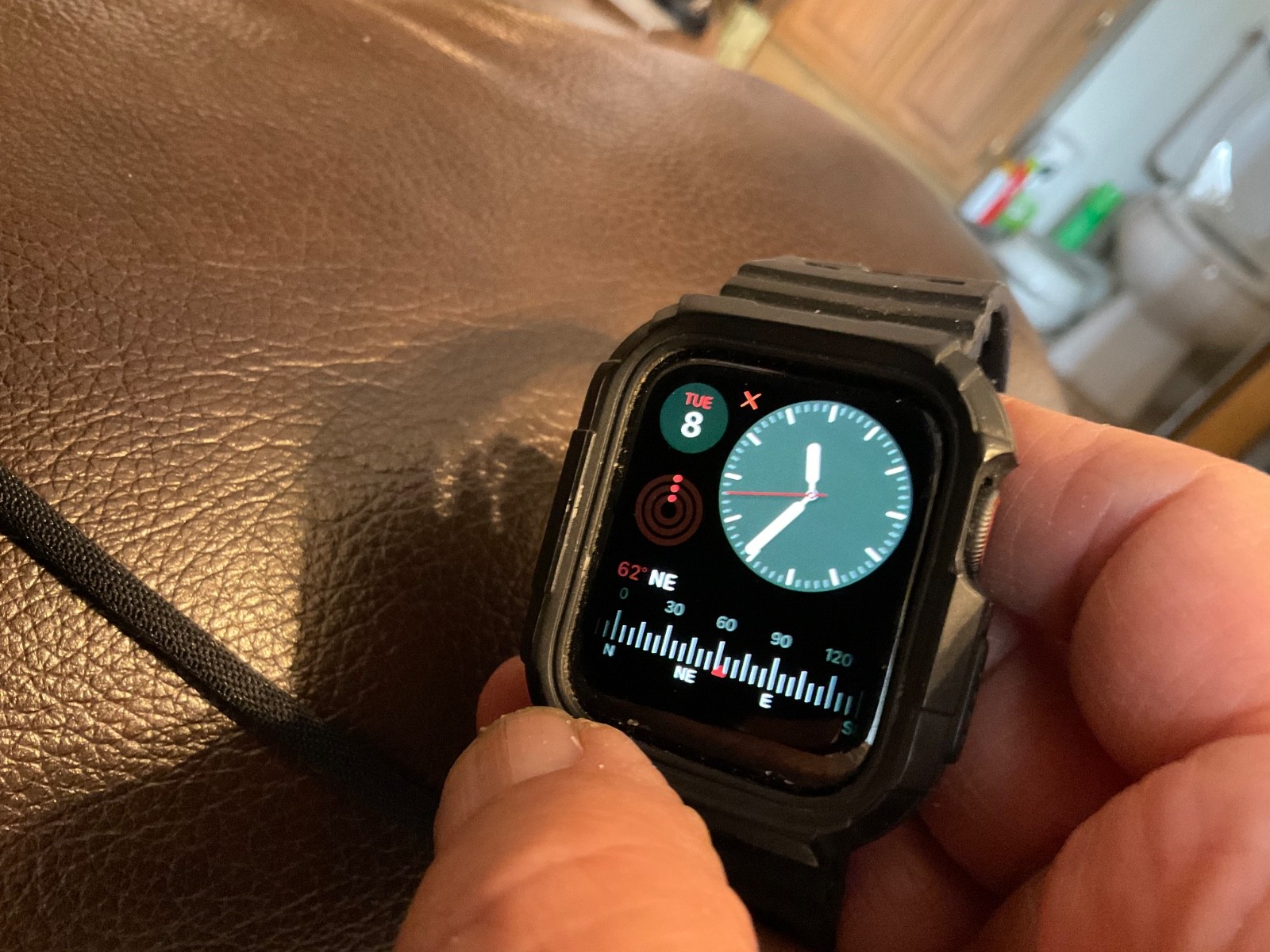 apple watch series 5 40mm charges turns on works selling as is watch only