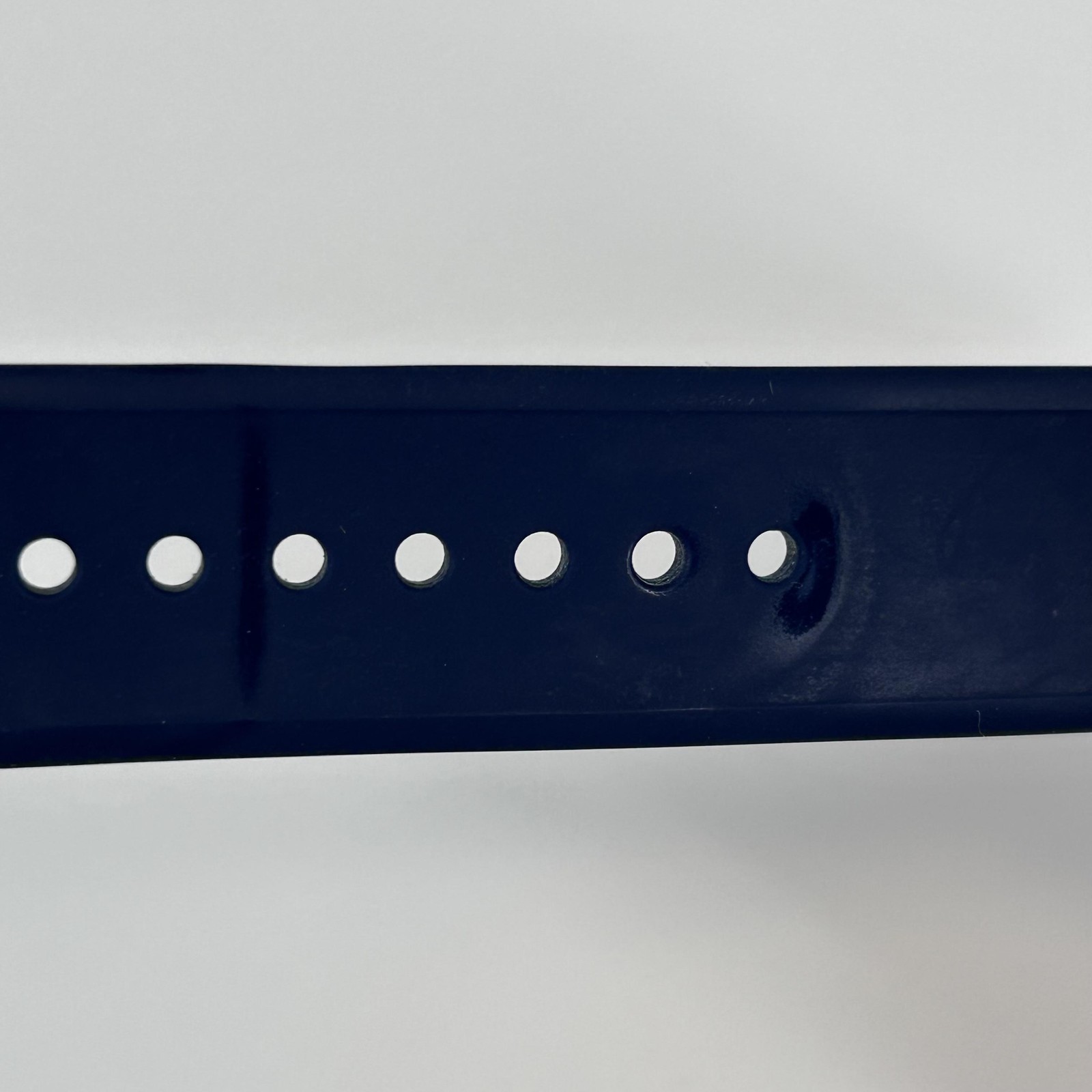 Apple Watch (Series 5) 44mm Black Aluminum (GPS) w/ Blue Sport – Fair