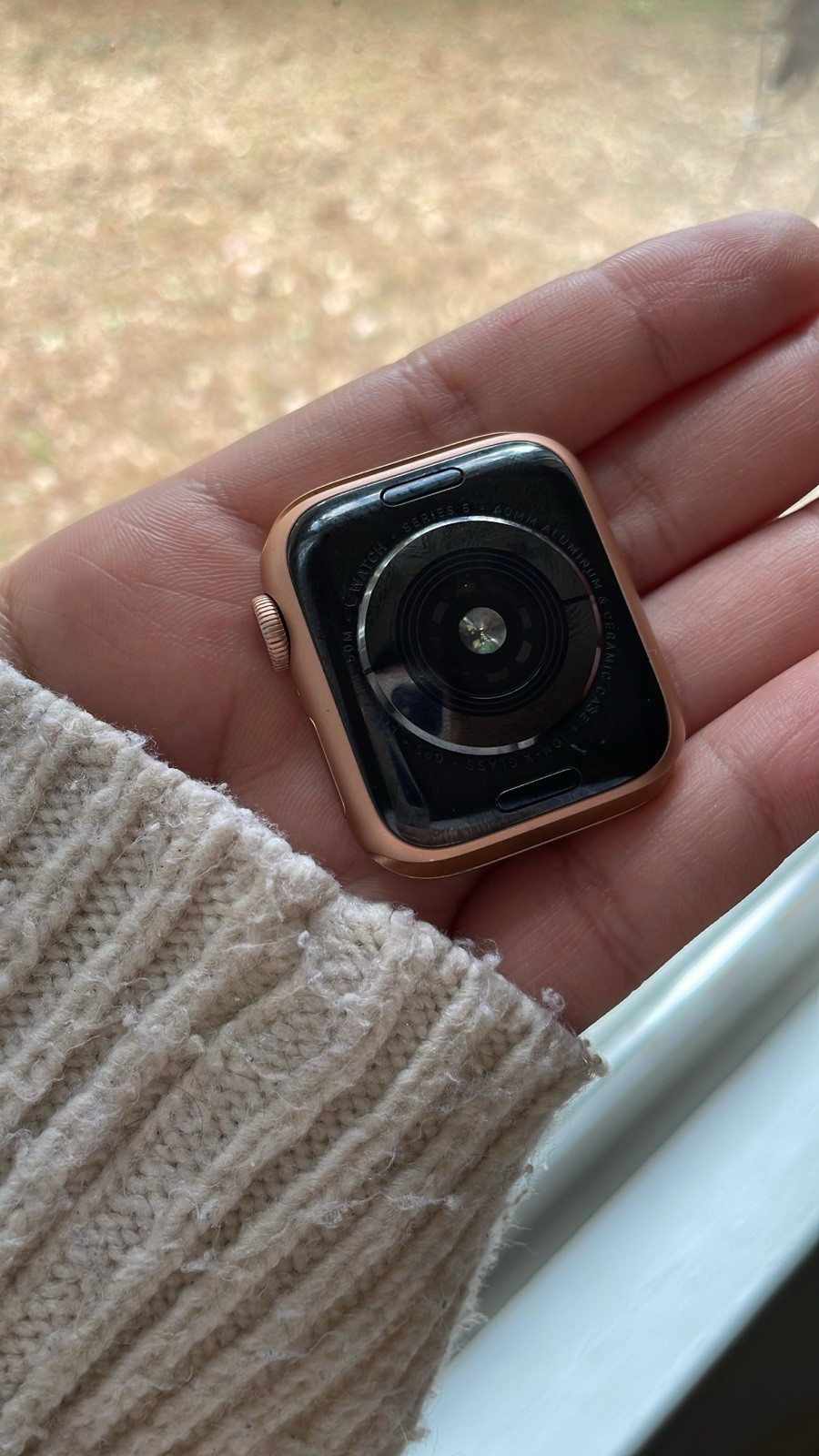 Apple Watch Series 5 – 40 MM, Pink ( GPS + Cellular, No Band )