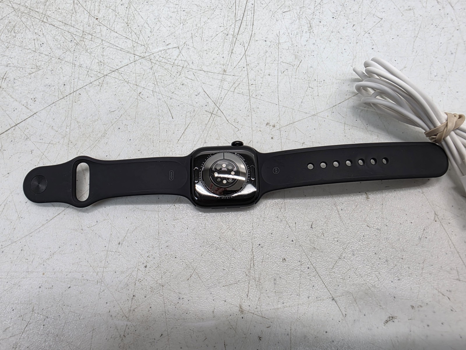 Apple Watch Series 10 Cellular 42mm Jet Black Aluminum – Black Sport Band