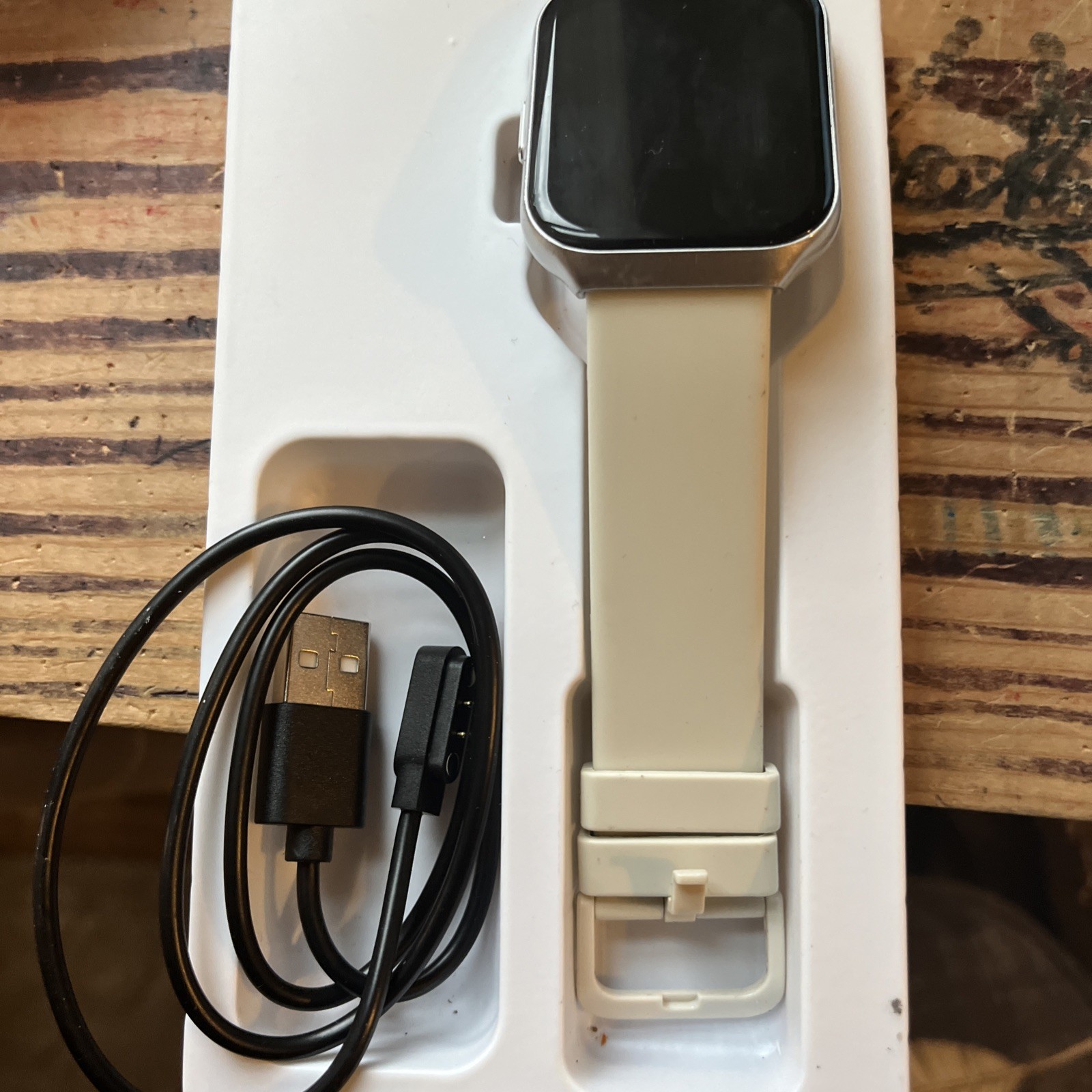 Smart Watch Fitness Tracker Model P98 for Android 7.0 or above or iOS 9.0 or up