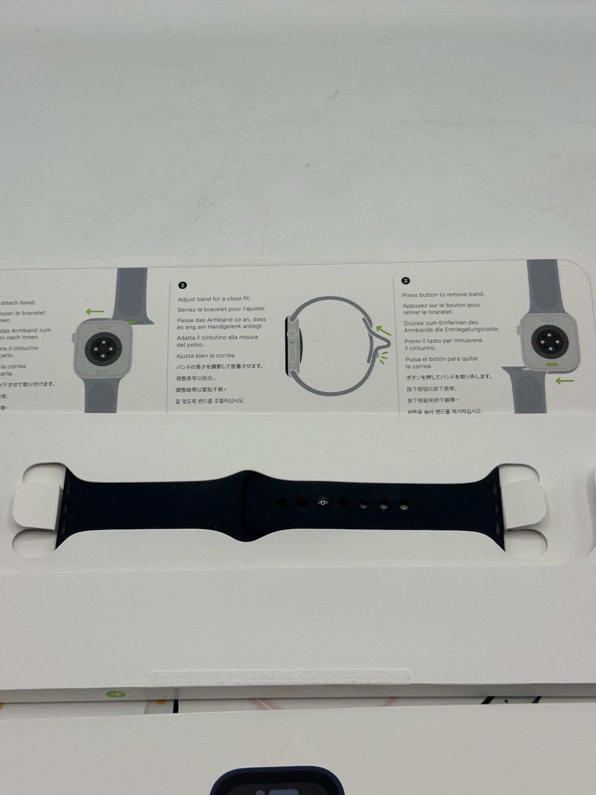 MXE73LL/A Apple Watch SE (Gen 2) 40mm Midnight Al Mid SB S/M GPS