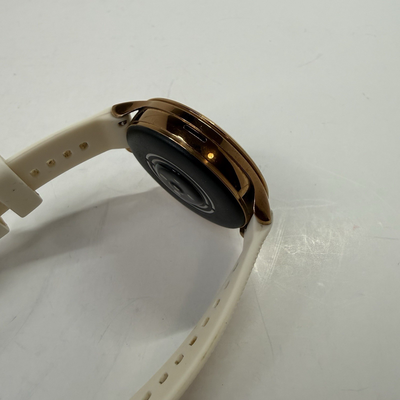 Fossil Gen 6 Smartwatch Rose Gold White Silicone Band Touchscreen Android iPhone