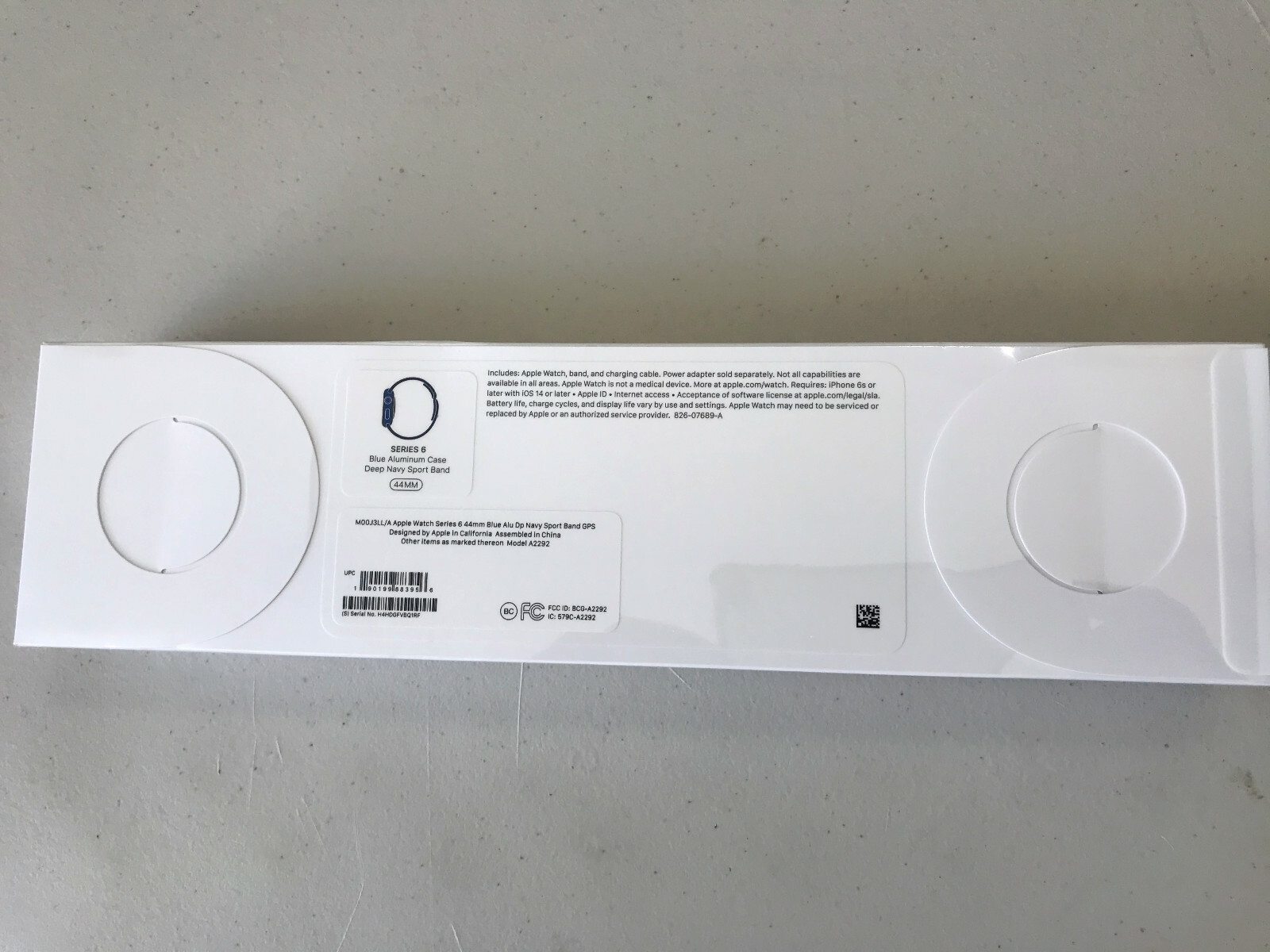 Apple Watch Serie 6 GPS 44 mm M00J3LL/A Blue Aluminum Case w Deep Navy Sport Ban
