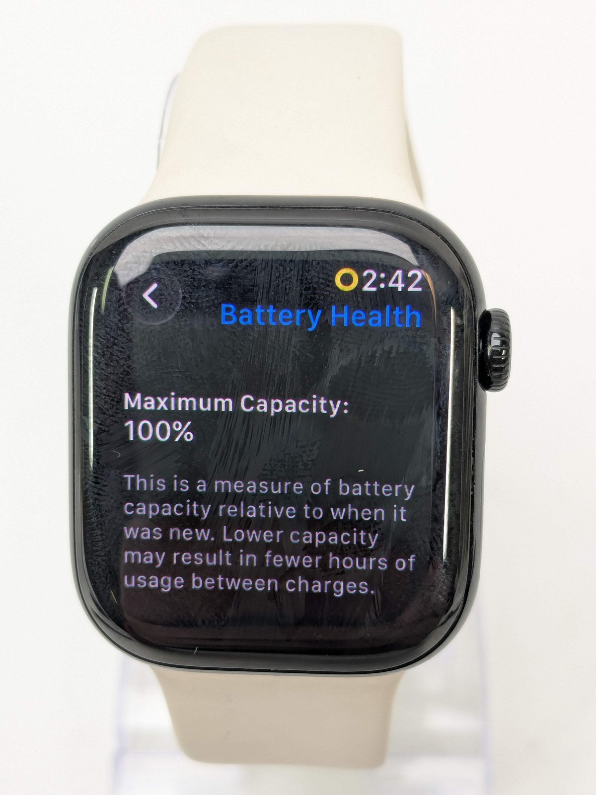 Apple Watch Series 11 GPS 42mm Jet Black Aluminum Starlight Sport Band MEQU4LW/A