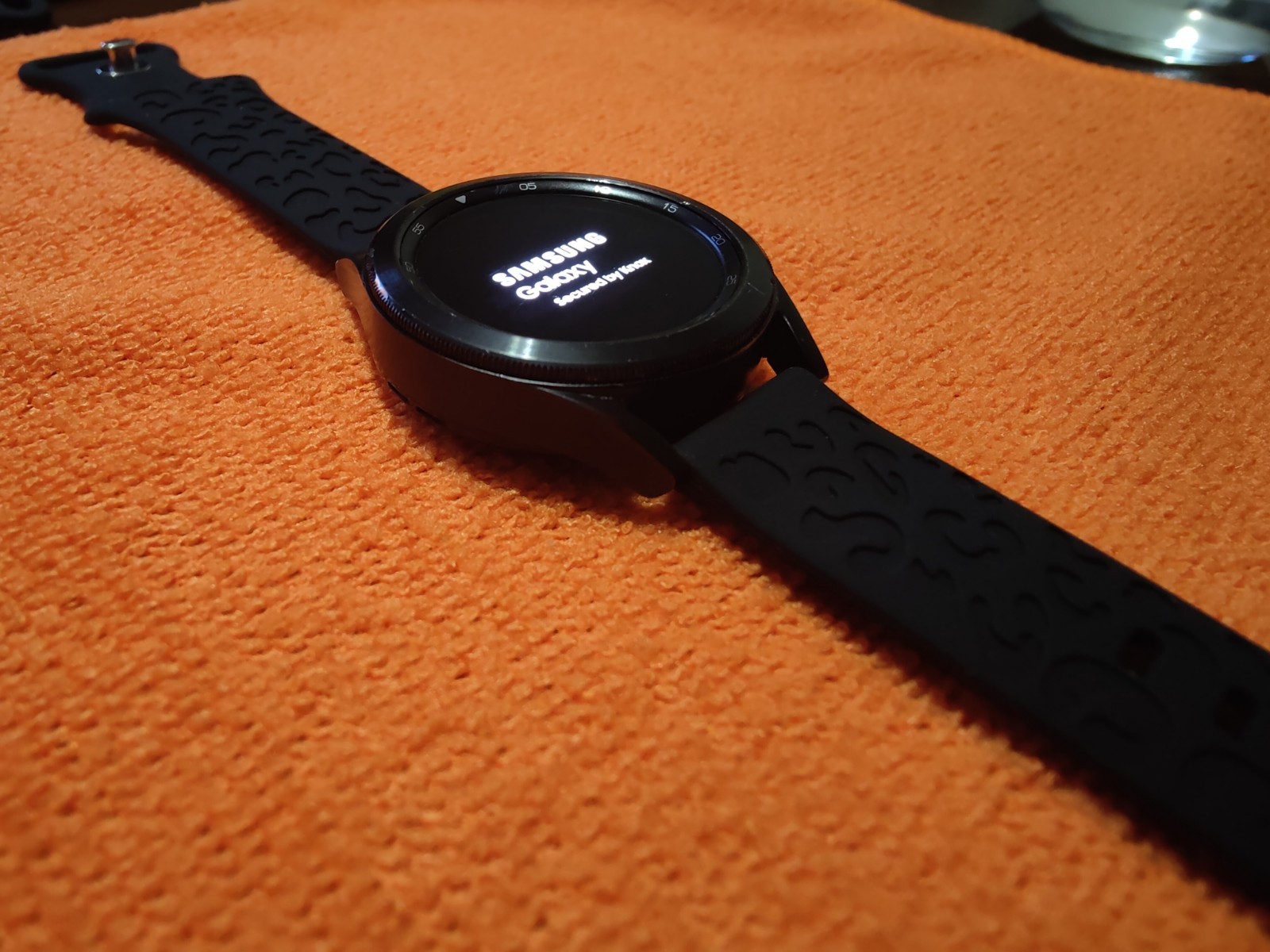 Samsung Galaxy Watch 4 Classic Smartwatch 42mm , Bluetooth/Wi-Fi/LTE( New band )